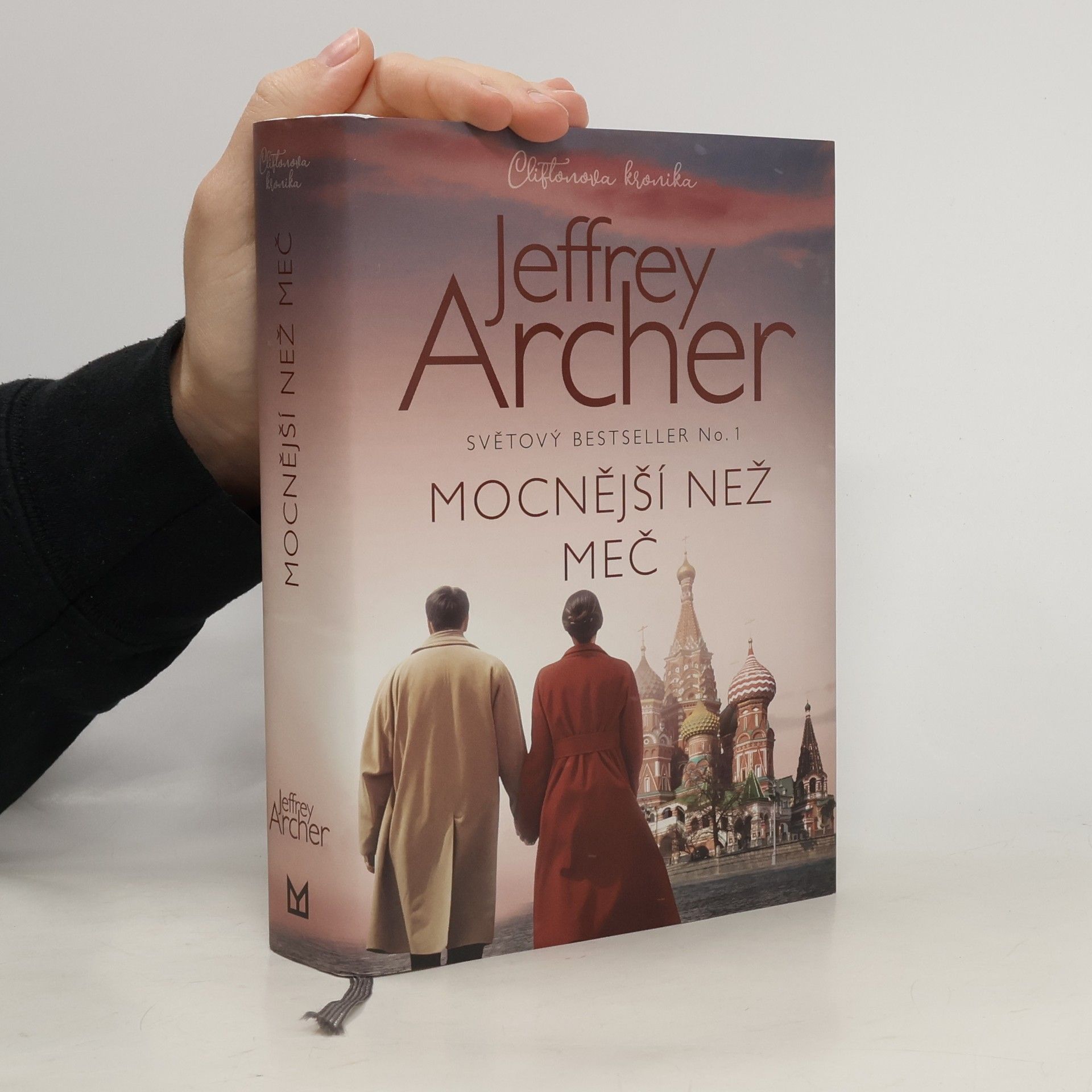 Jeffrey Archer Mocnější než meč