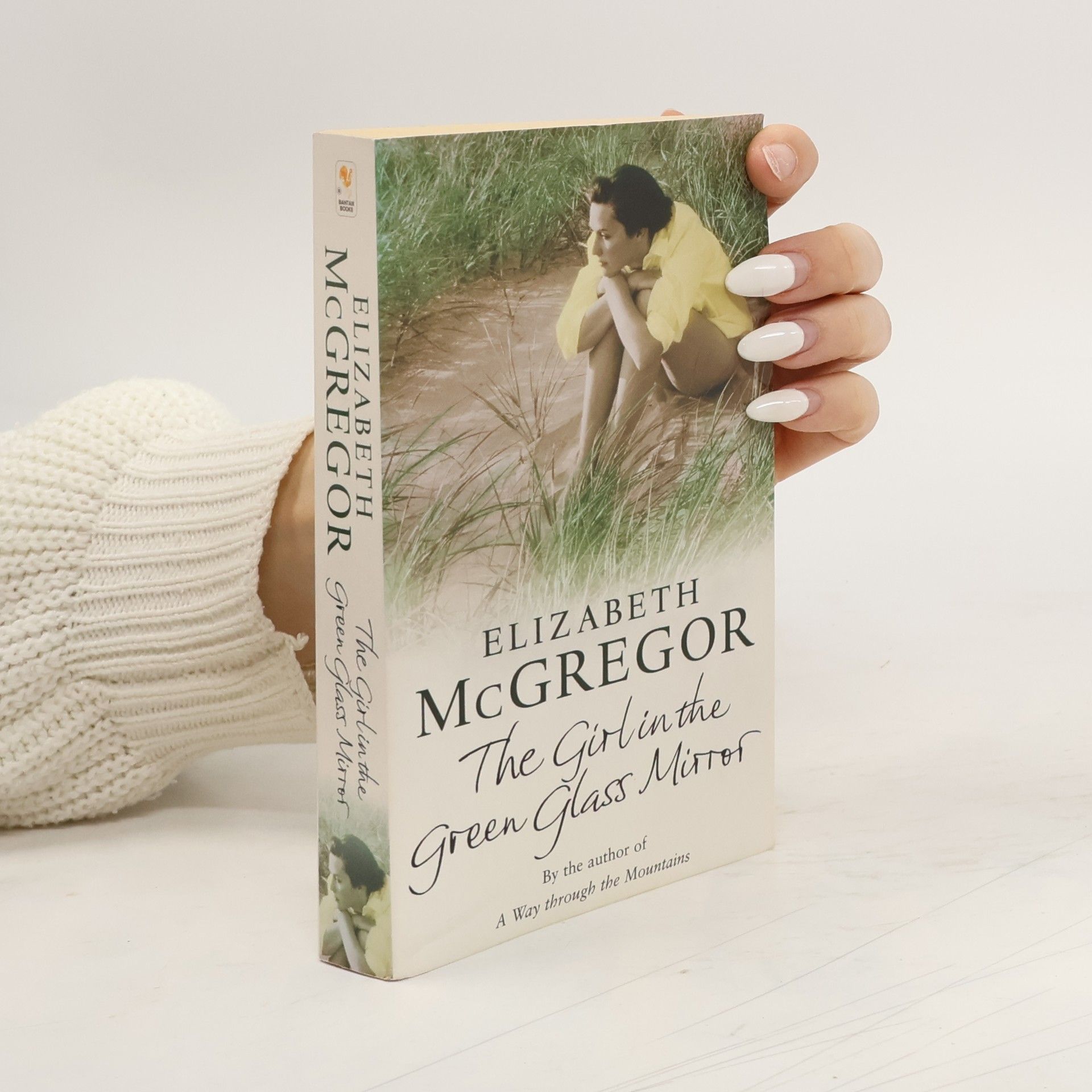 Elizabeth McGregor The Girl in the Green Glass Mirror