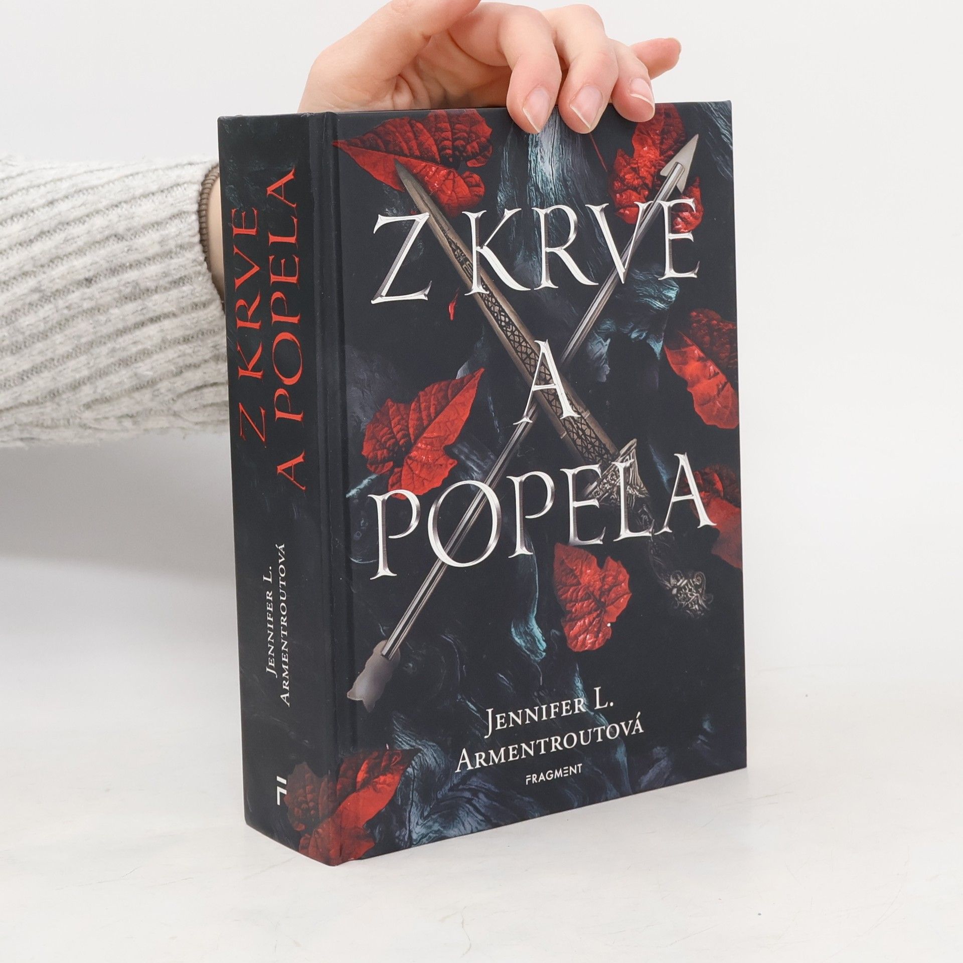 Jennifer L. Armentrout Z krve a popela