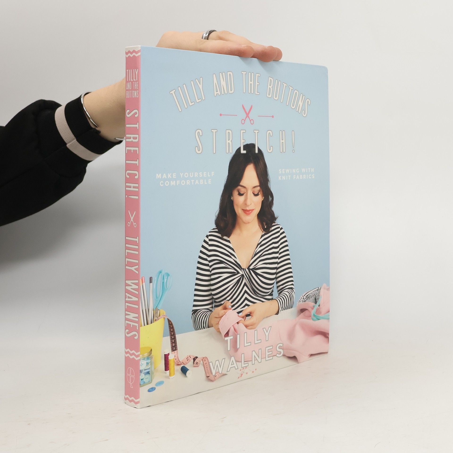 Tilly and the Buttons. Stretch!