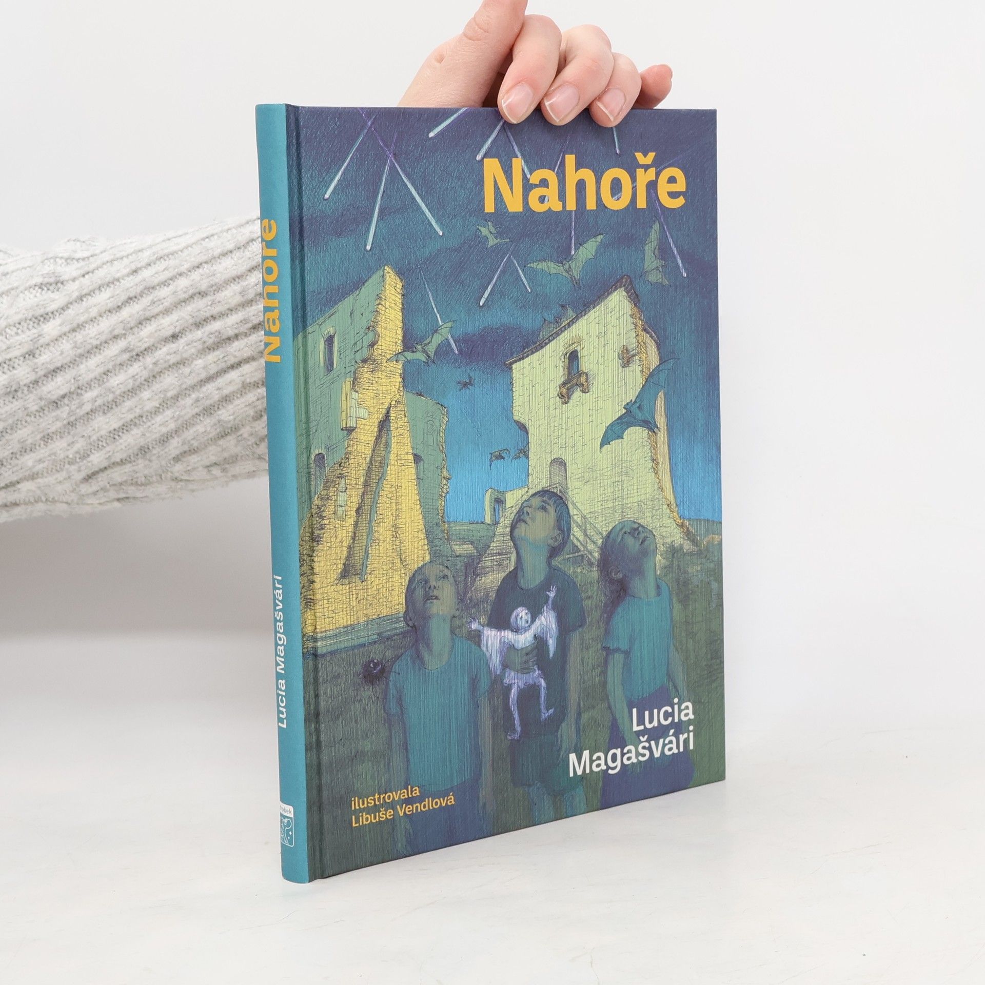 Lucia Magašvári Nahoře