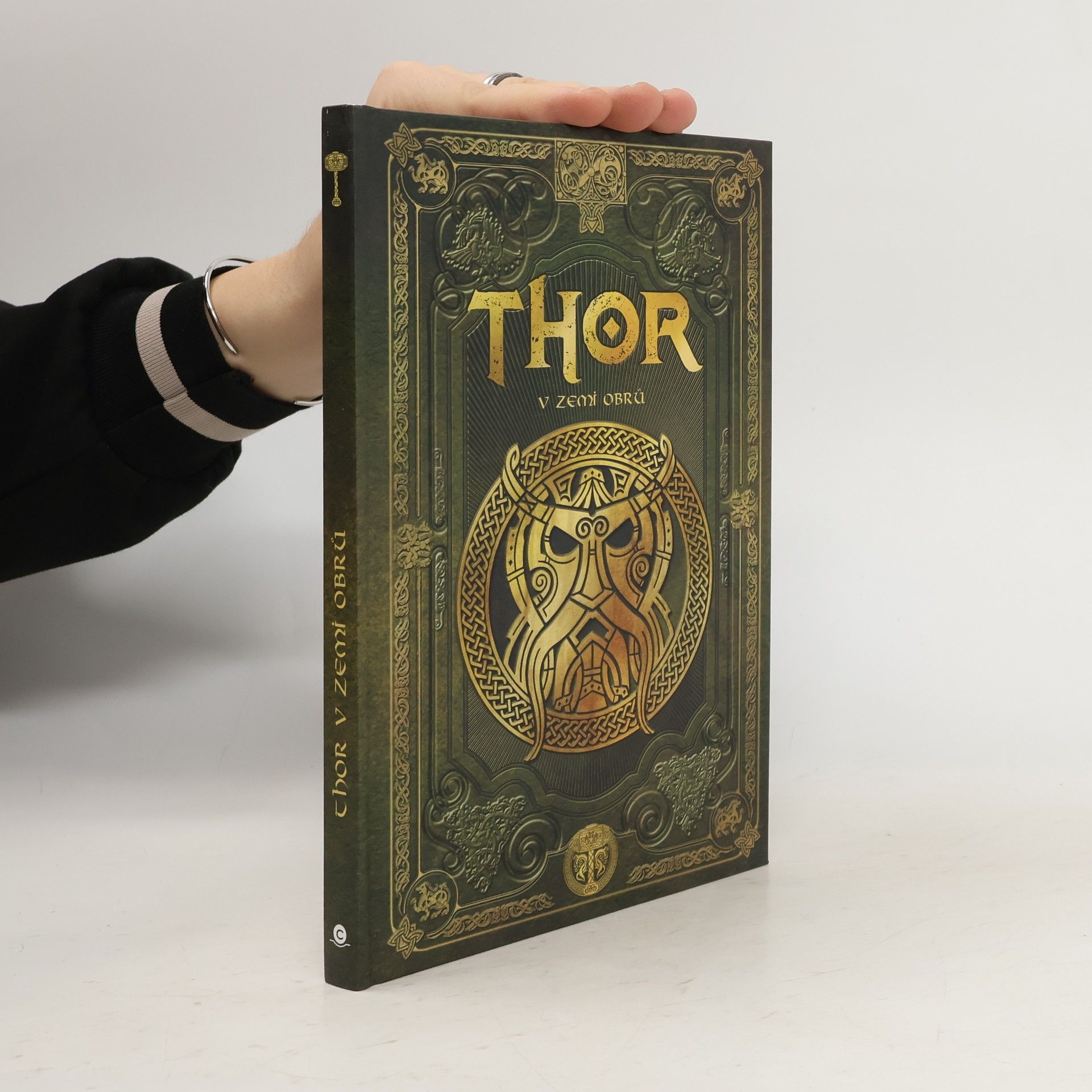 Sergio A. Sierra Thorova sága. Díl druhý: Thor v zemi obrů