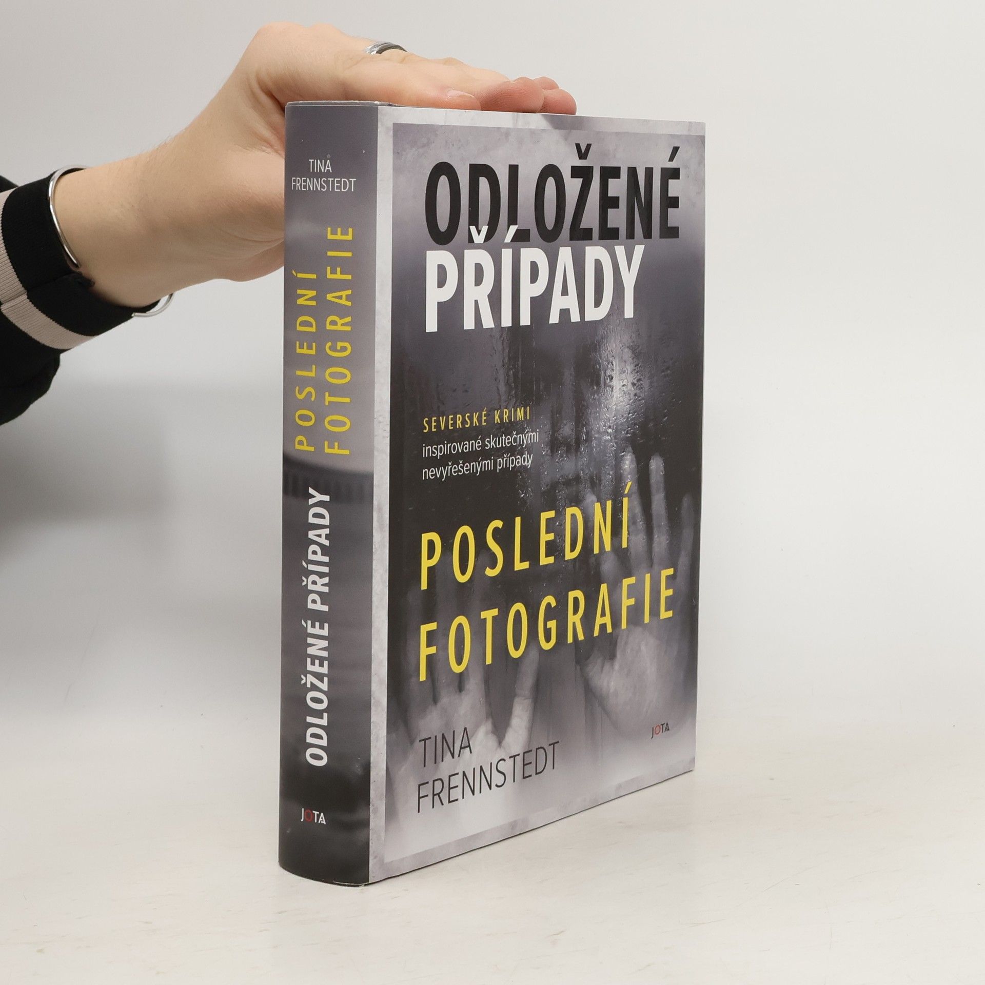 Tina Frennstedt Odložené případy. Poslední fotografie