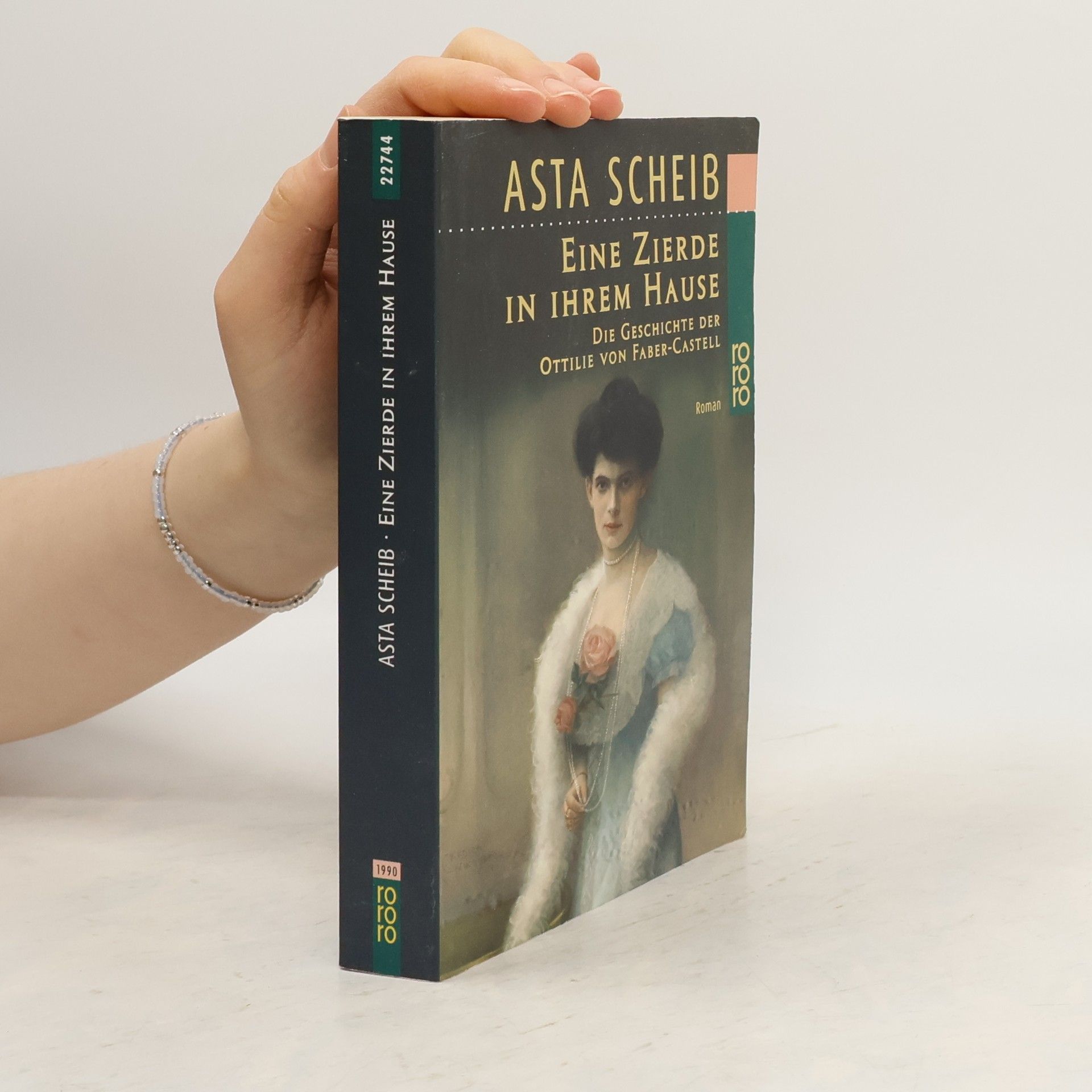 Asta Scheib Eine Zierde in ihrem Hause