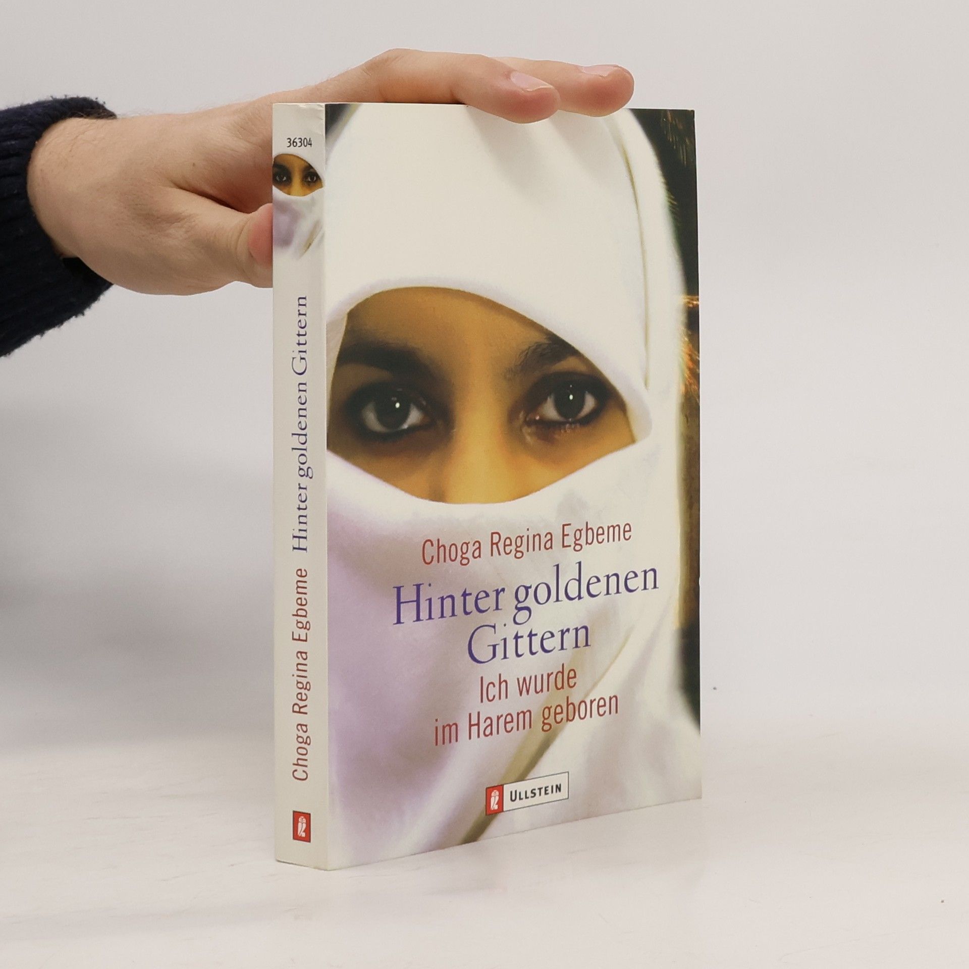 Choga Regina Egbeme Hinter goldenen Gittern