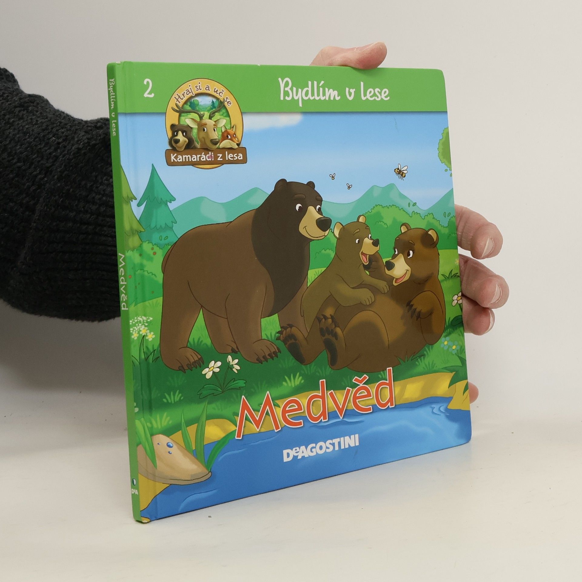 Feryal Kanbay Medvěd