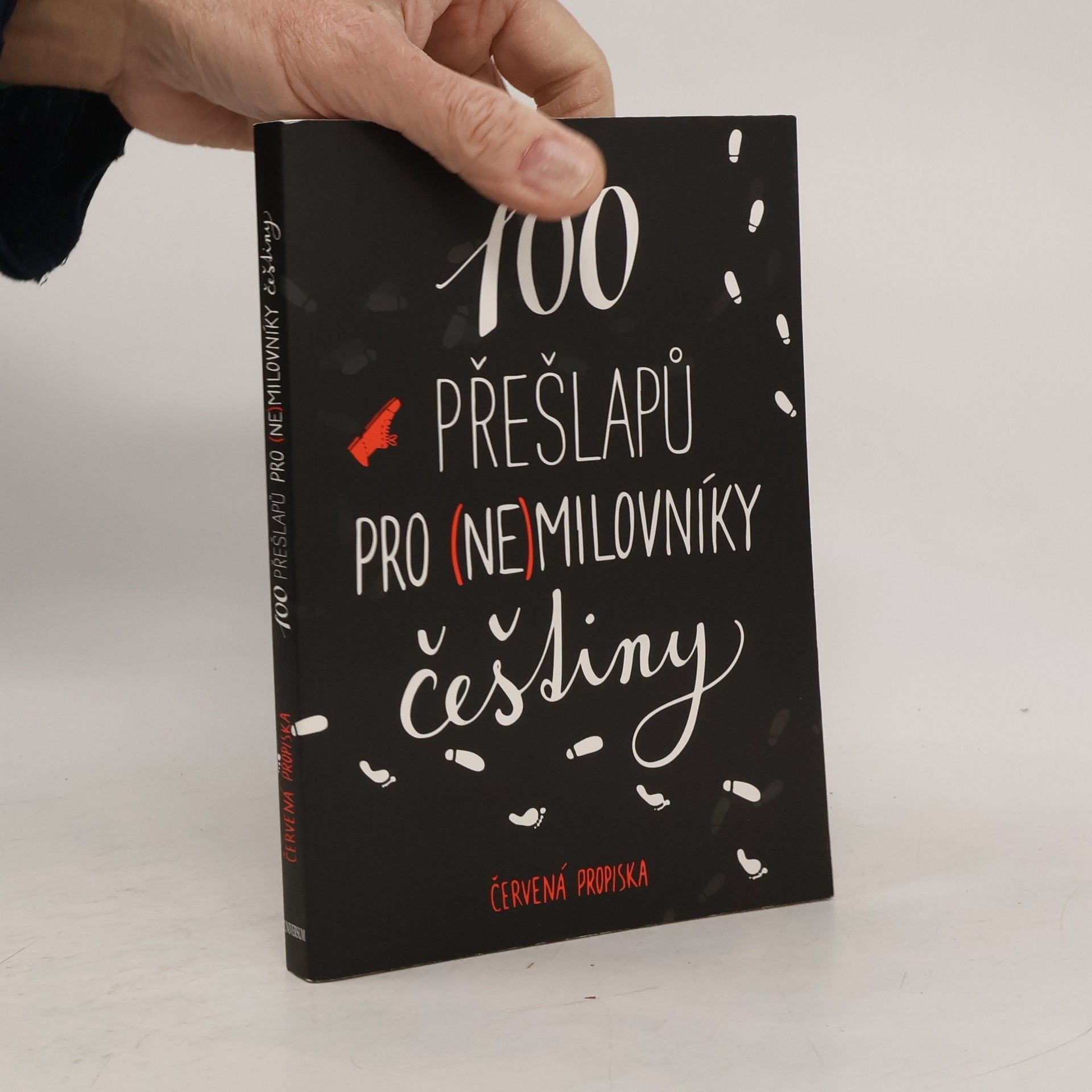 Červená propiska 100 přešlapů pro (ne)milovníky češtiny