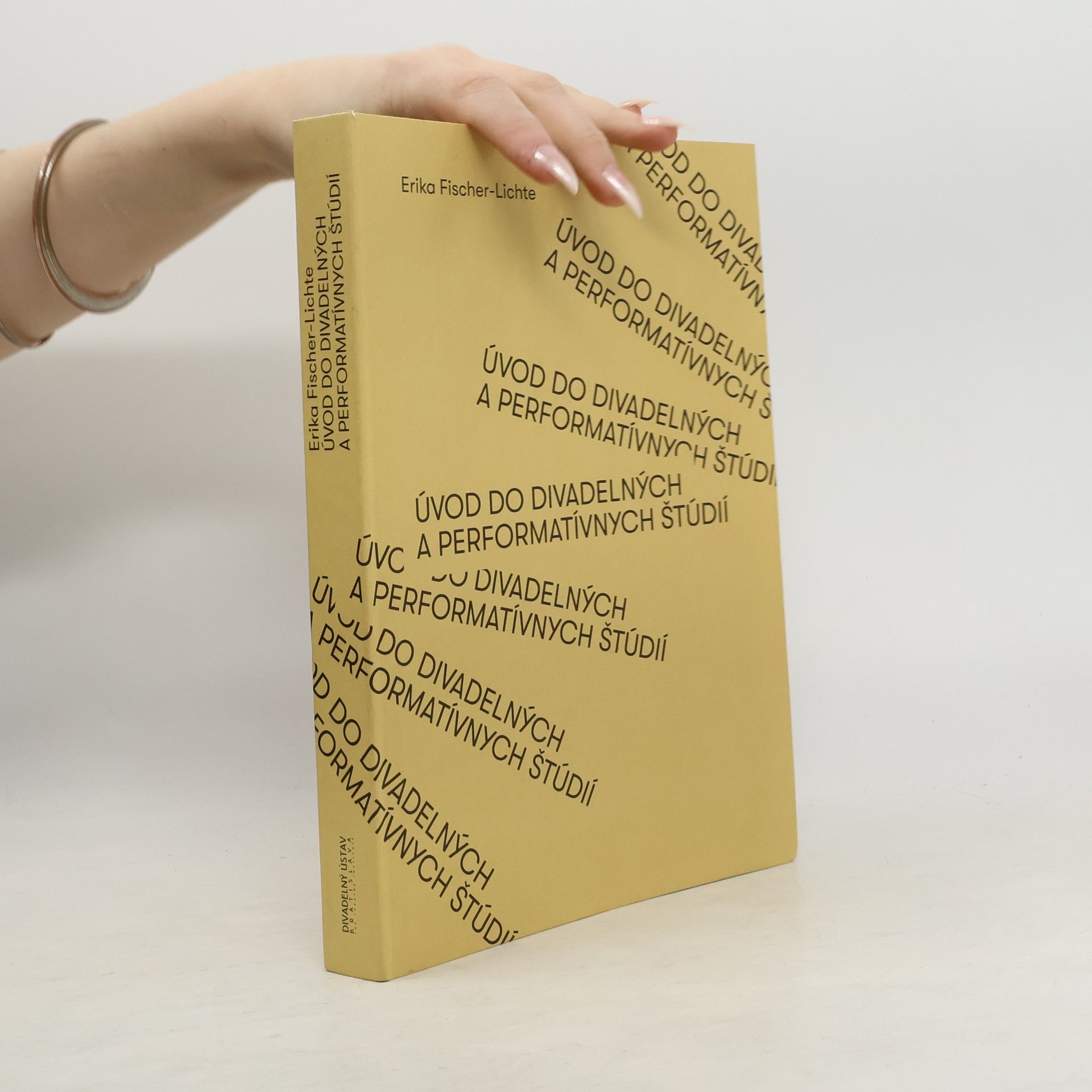 Erika Fischer-Lichte Úvod do divadelných a performatívnych štúdií