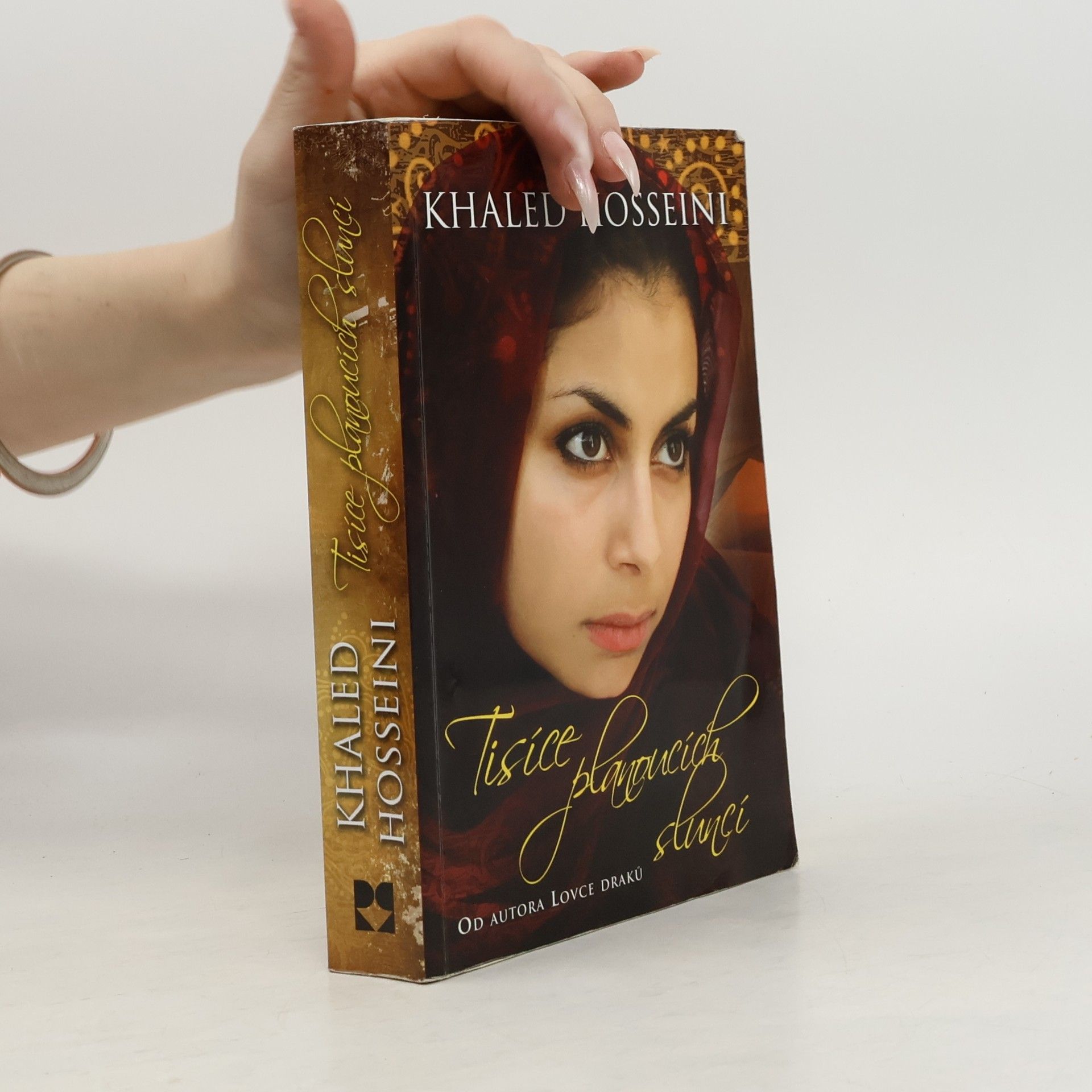 Khaled Hosseini Tisíce planoucích sluncí