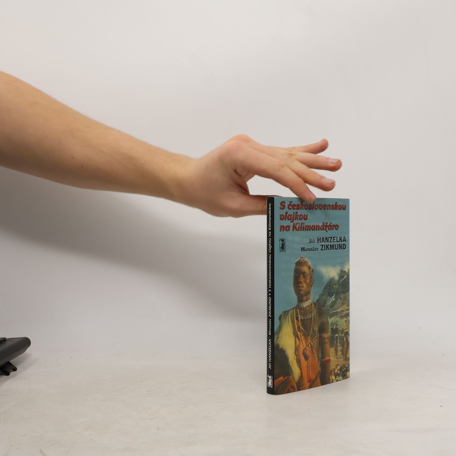 S československou vlajkou na Kilimandžáro