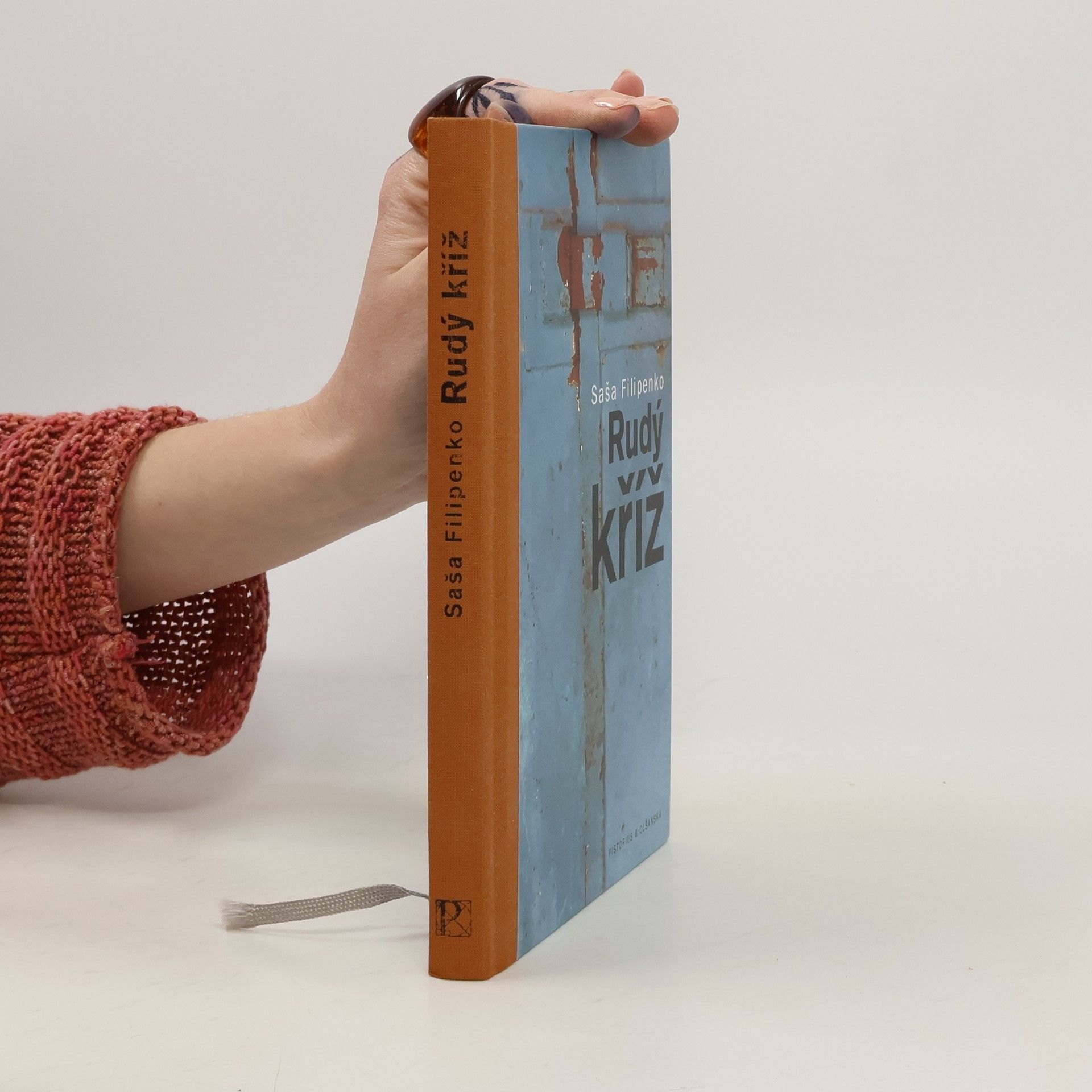 Sasha Filipenko Rudý kříž