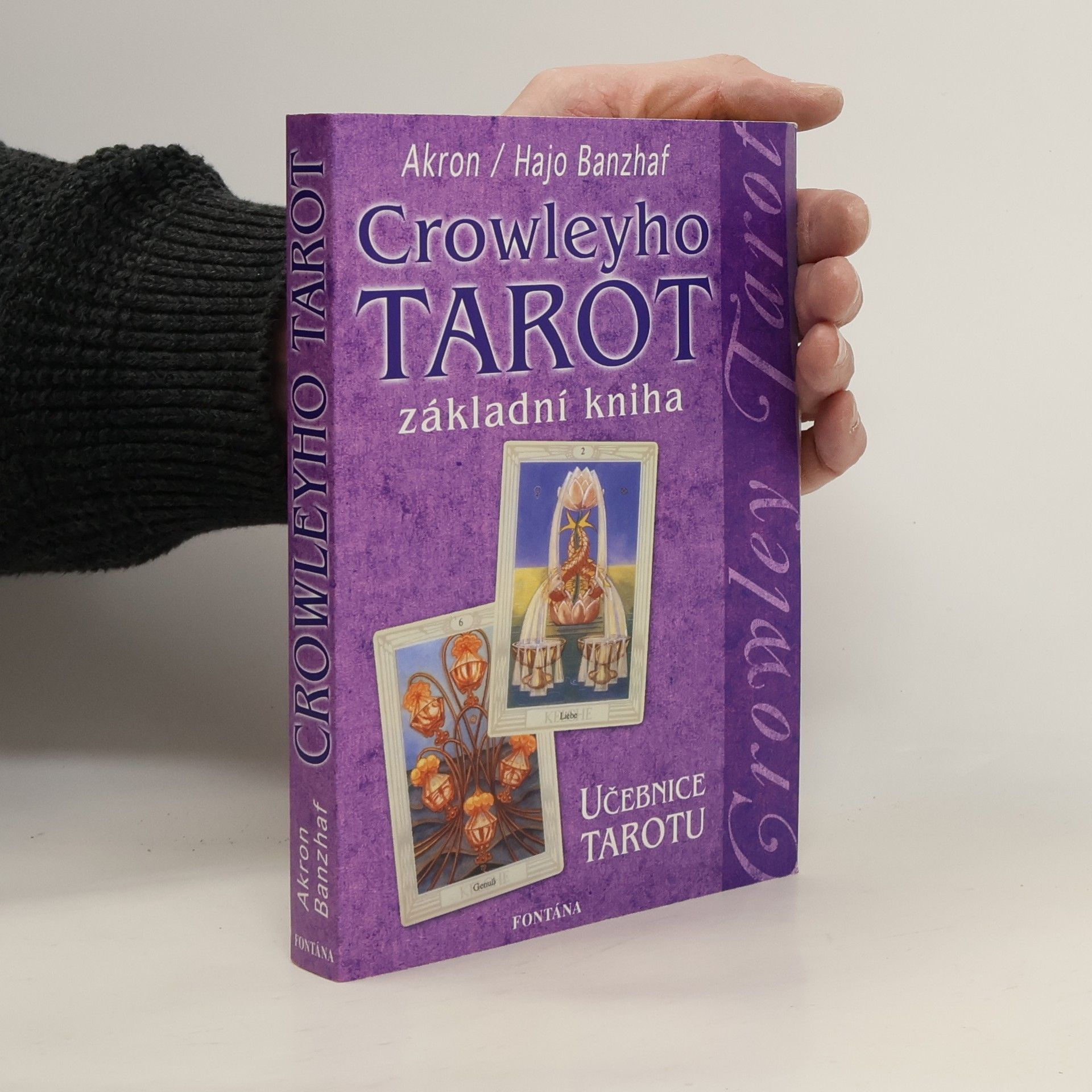 Akron Crowleyho tarot: Základní kniha