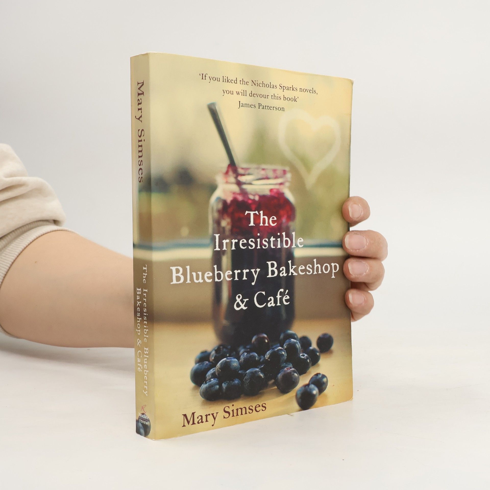 Mary Simses The Irresistible Blueberry Bakeshop & Café