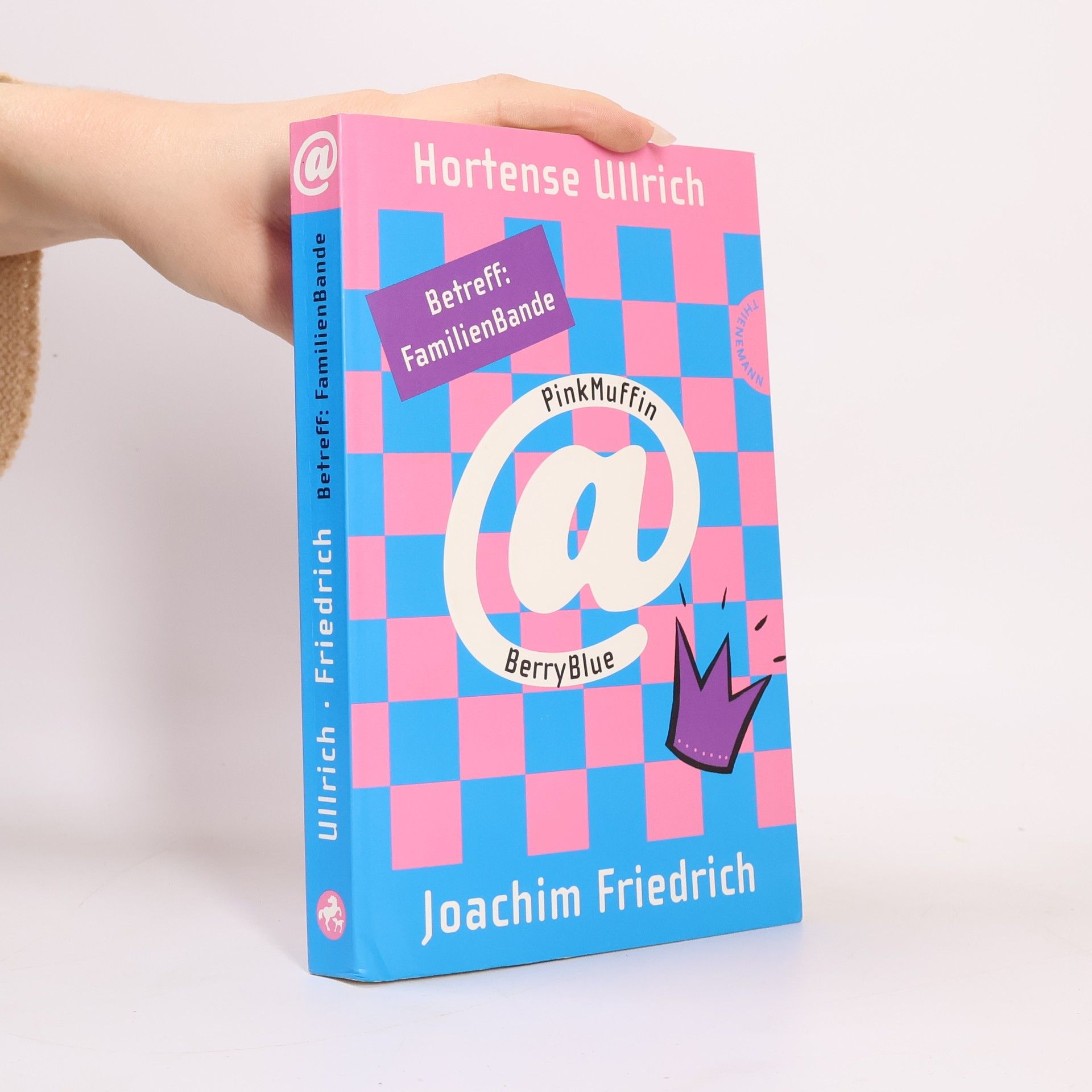 Hortense Ullrich Betreff: FamilienBande