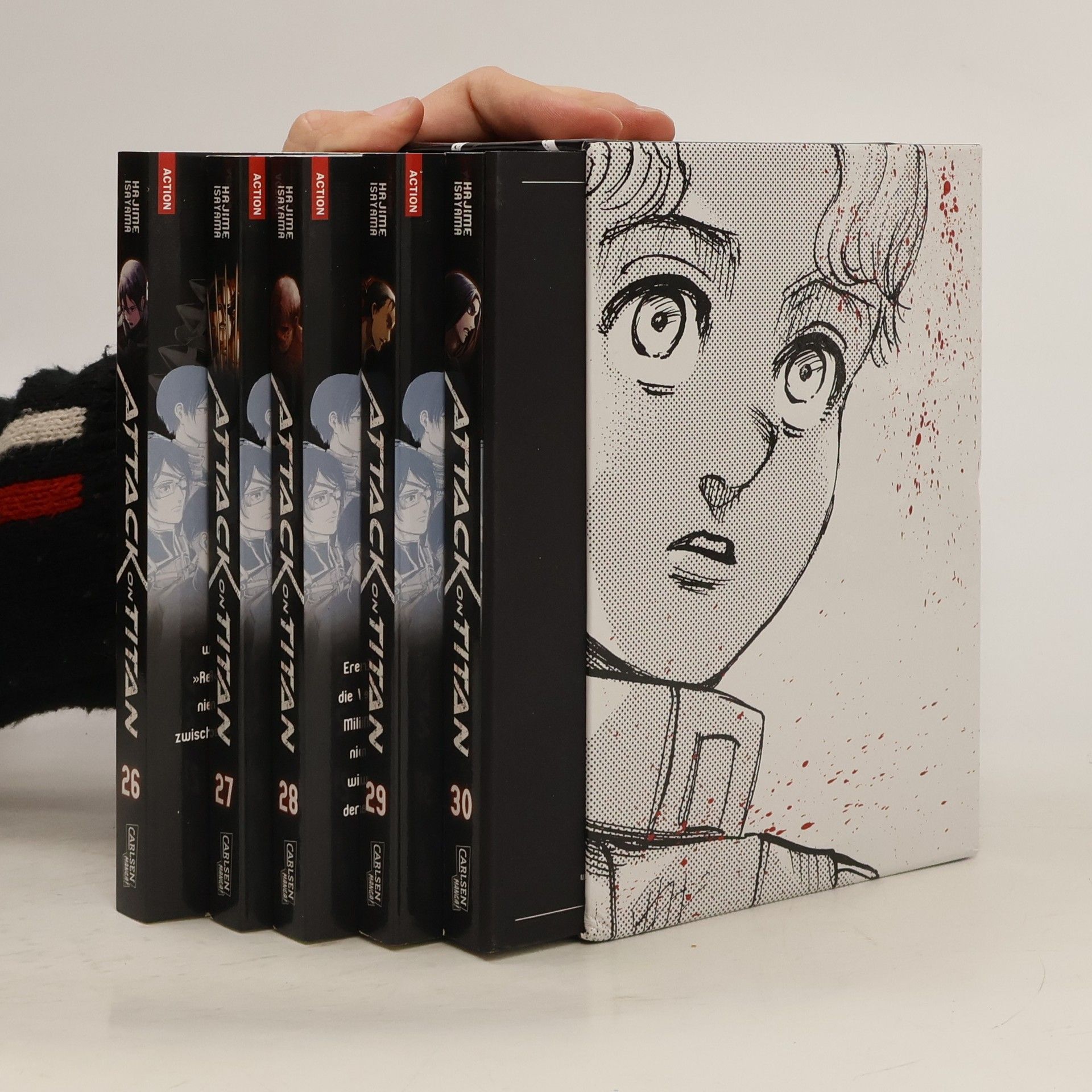 Hajime Isayama Attack on Titan, Bände 26-30 im Sammelschuber mit Extra