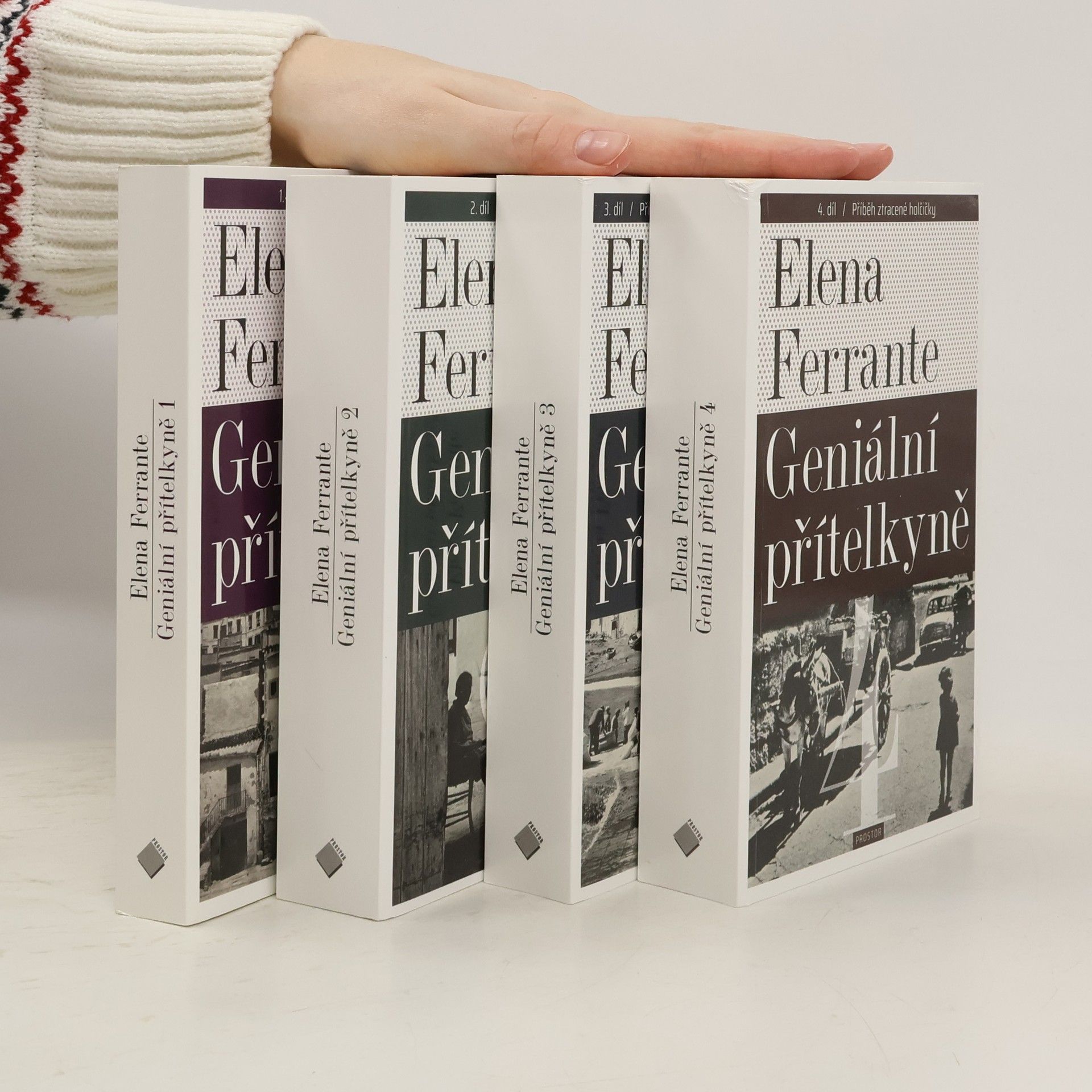 Elena Ferrante Geniální přítelkyně 1.-4. díl