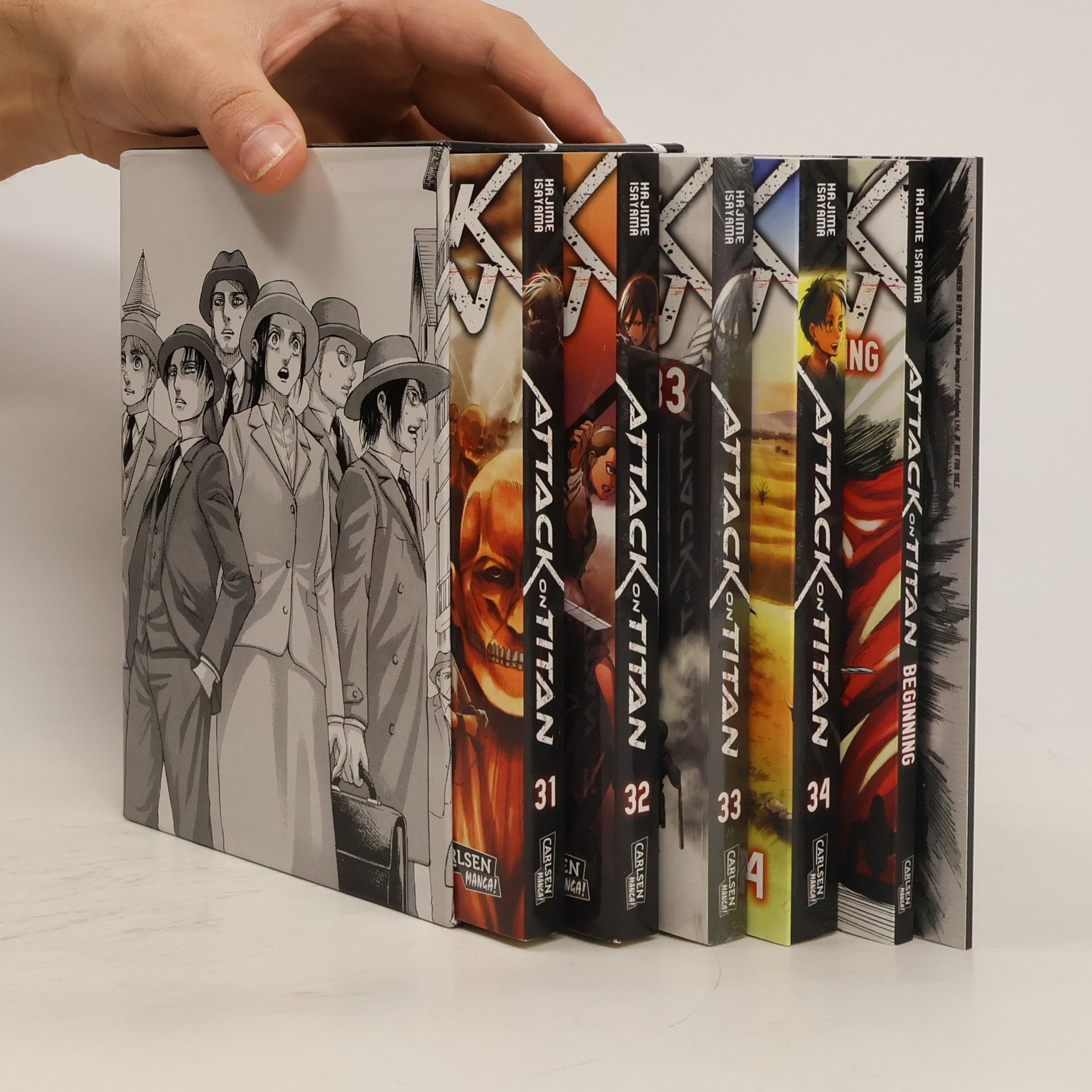 Hajime Isayama Attack on Titan, Bände 31-34 im Sammelschuber mit Extra