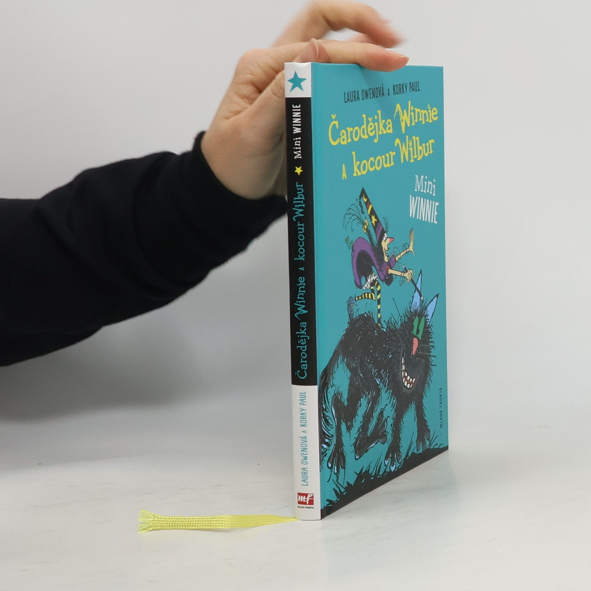 Čarodějka Winnie a kocour Wilbur. Mini Winnie