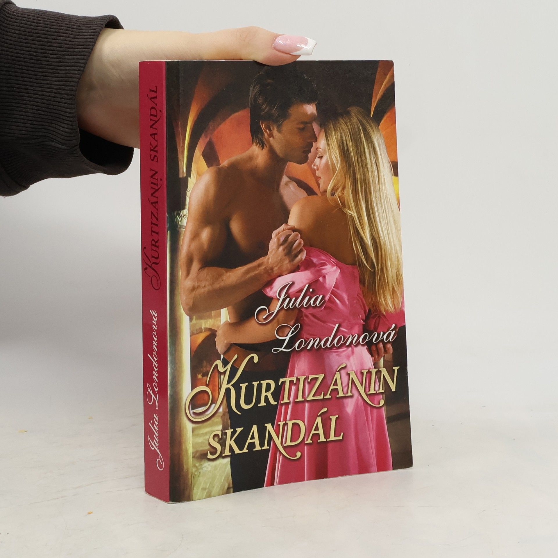 Julia London Kurtizánin skandál