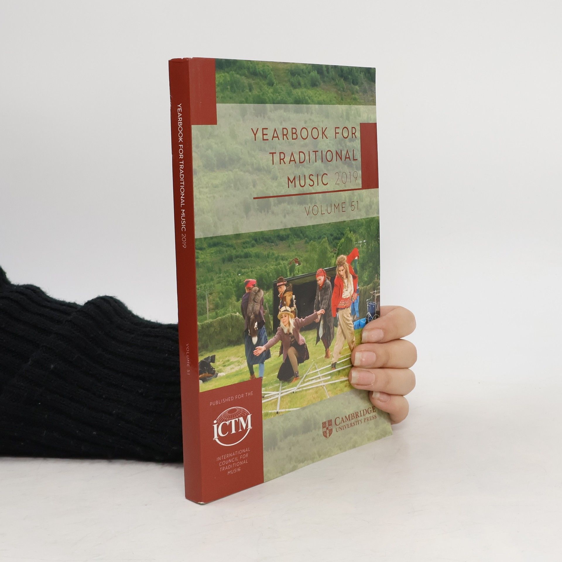 Various authors Yearbook for Traditional Music 51