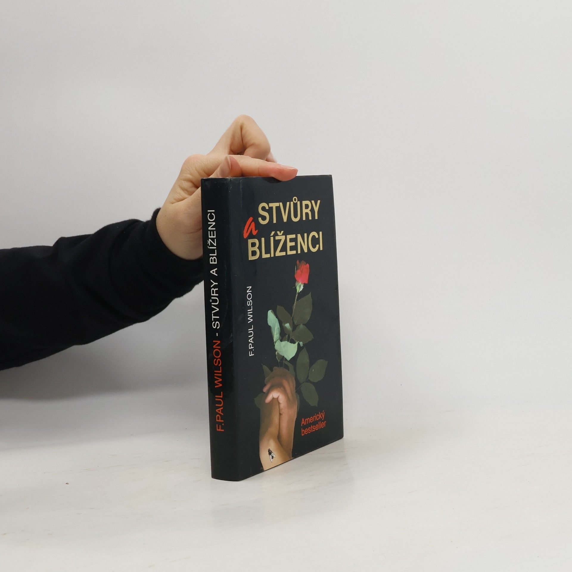 F. Paul Francis Paul Wilson Stvůry a blíženci