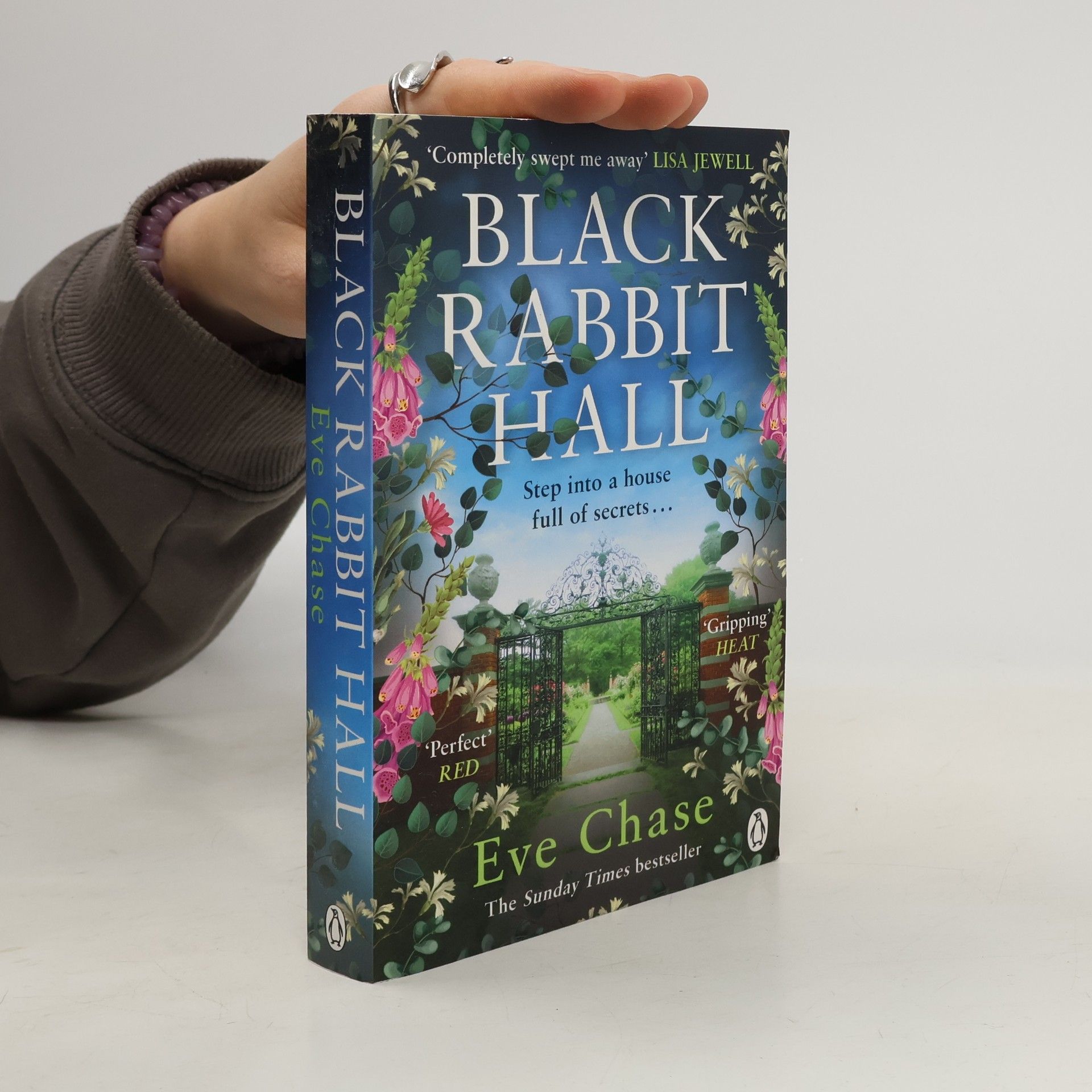 Eve Chase Black Rabbit Hall