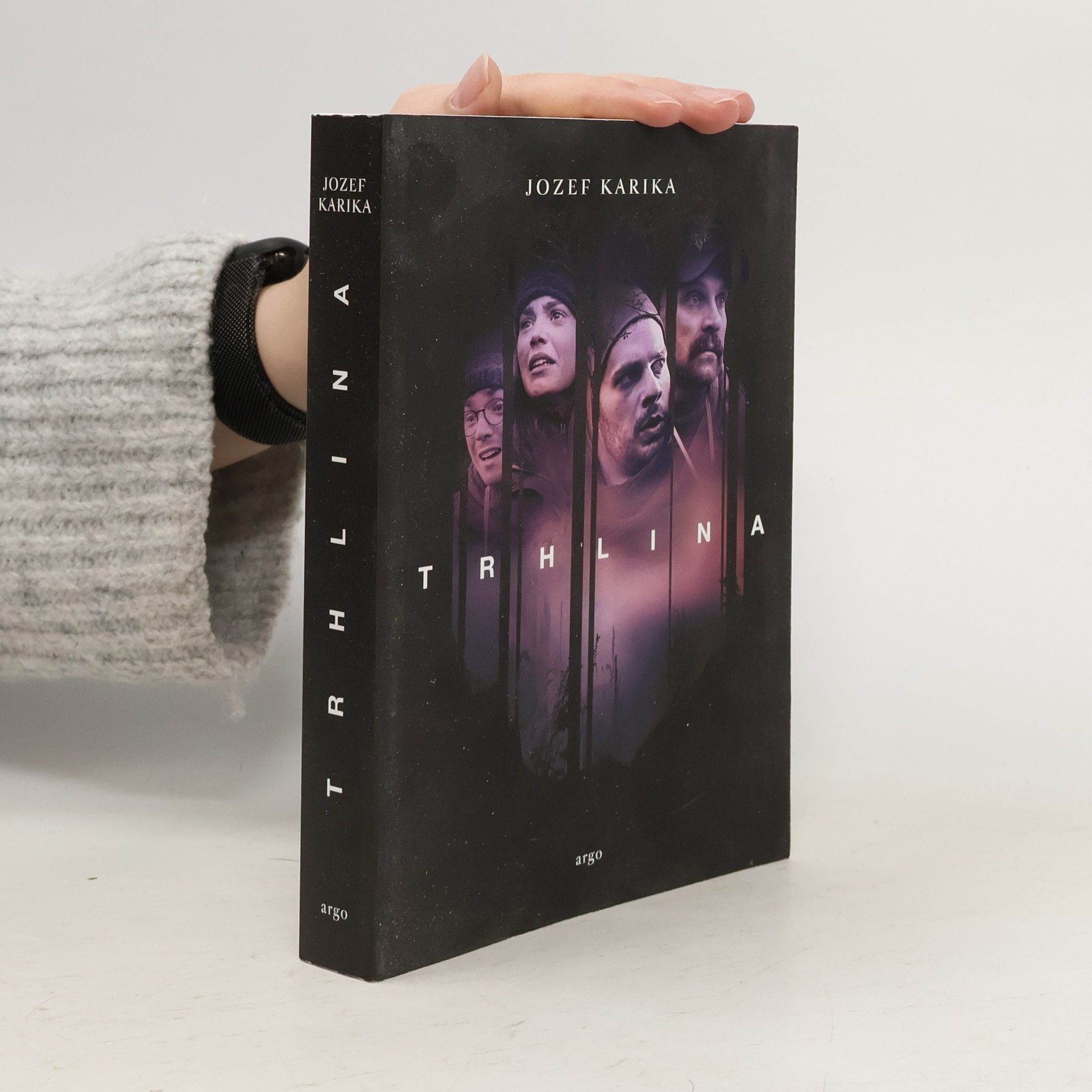 Jozef Karika Trhlina