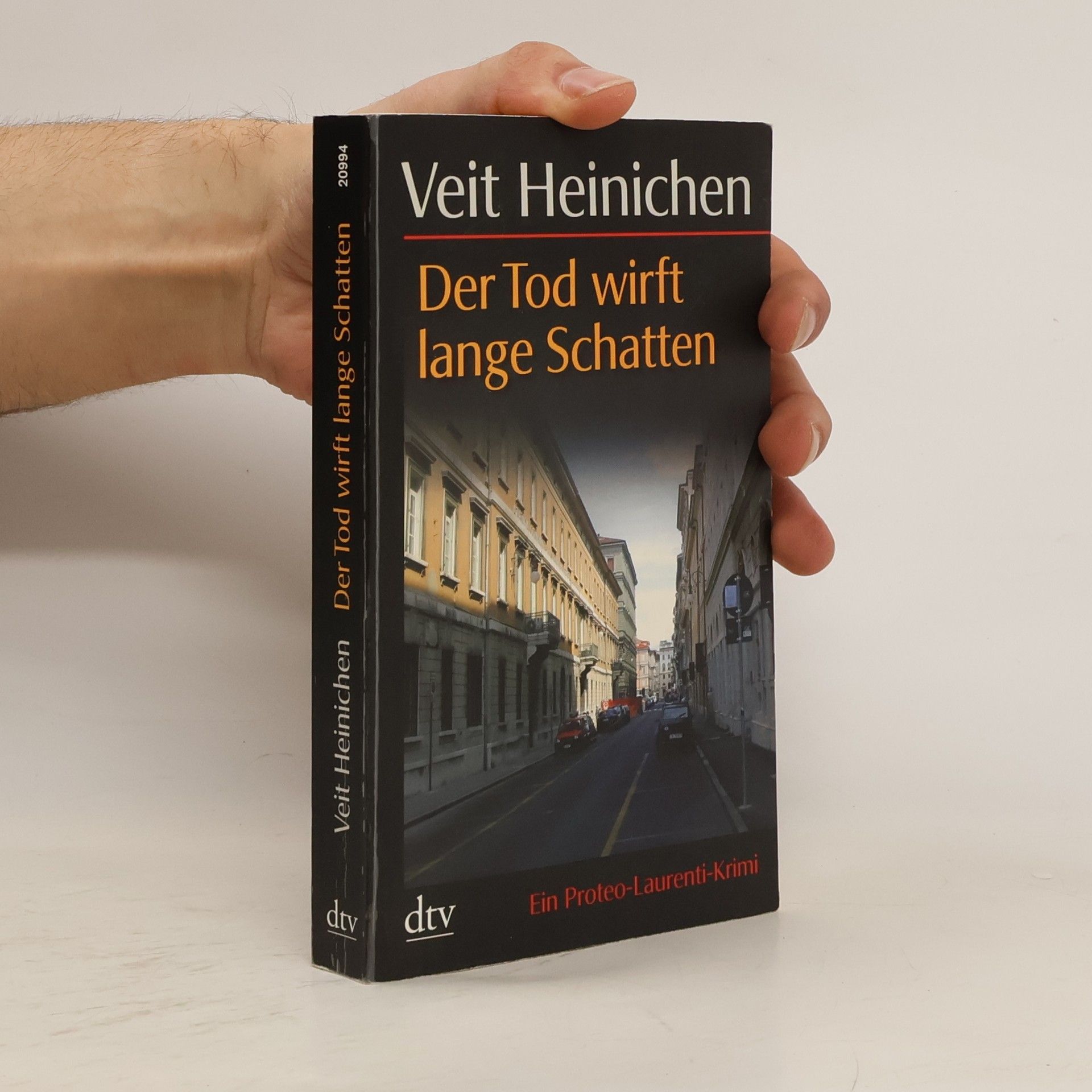 Veit Heinichen Der Tod wirft lange Schatten