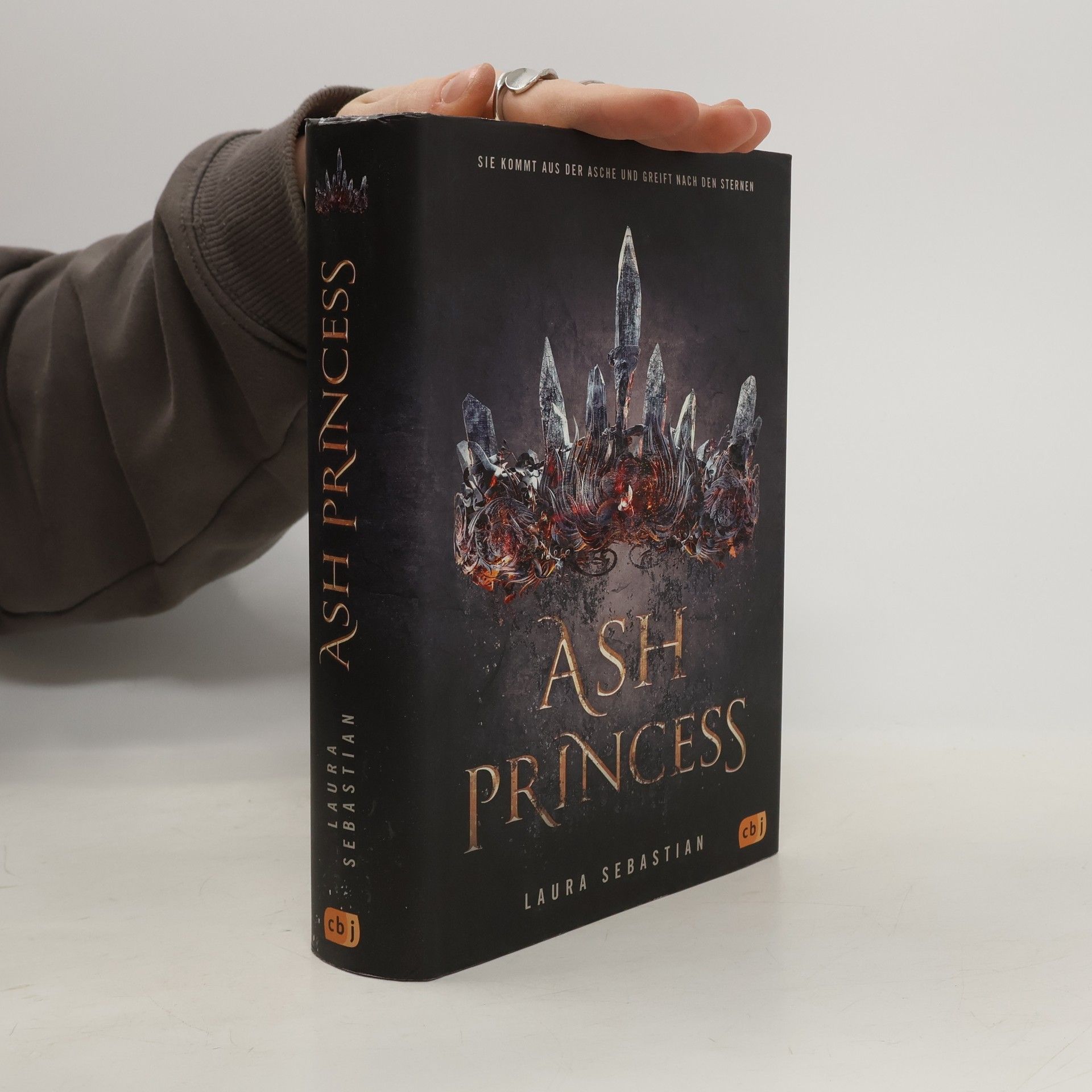 Laura Sebastian Ash princess