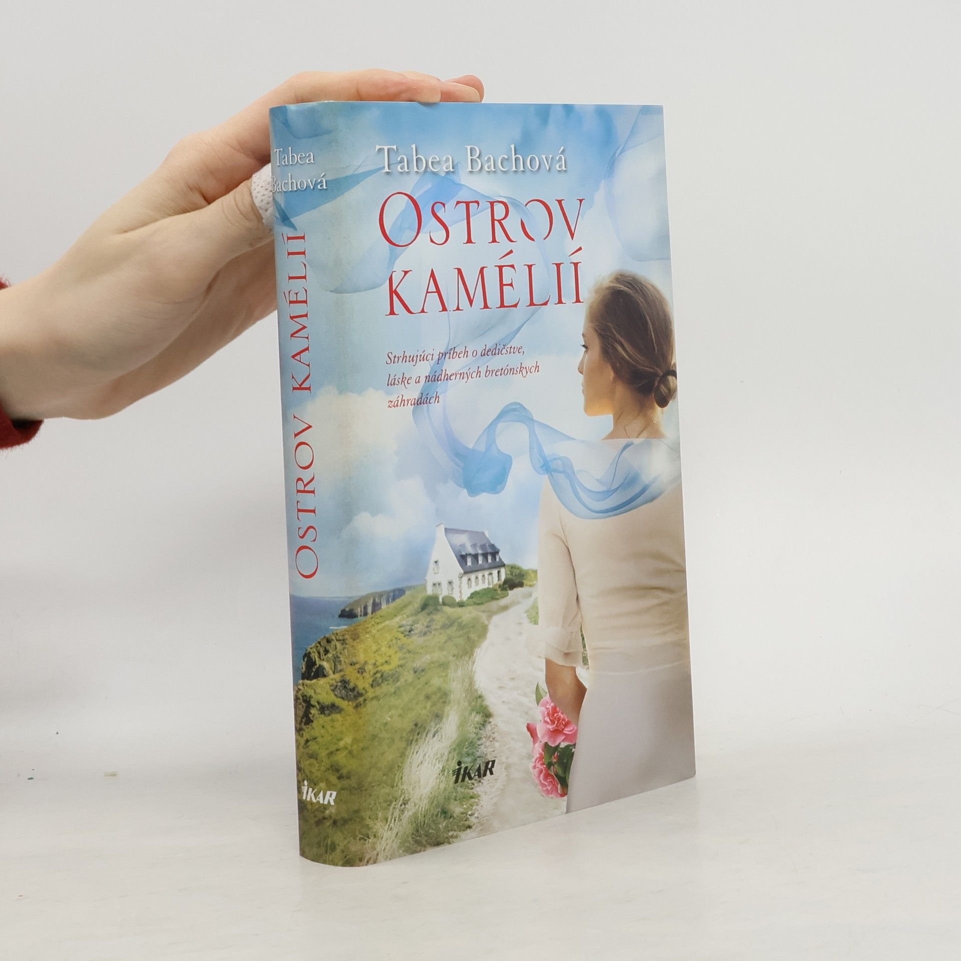 Tabea Bach Ostrov kamélií