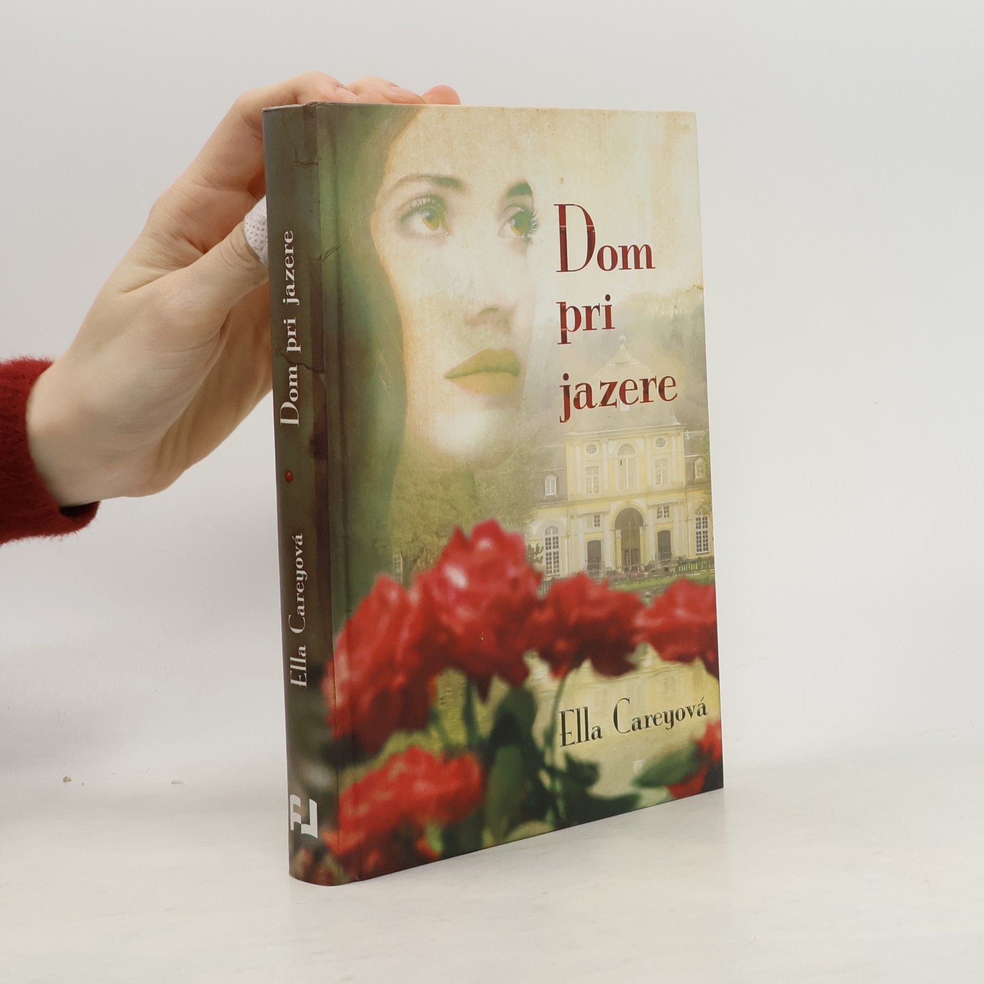 Ella Carey Dom pri jazere