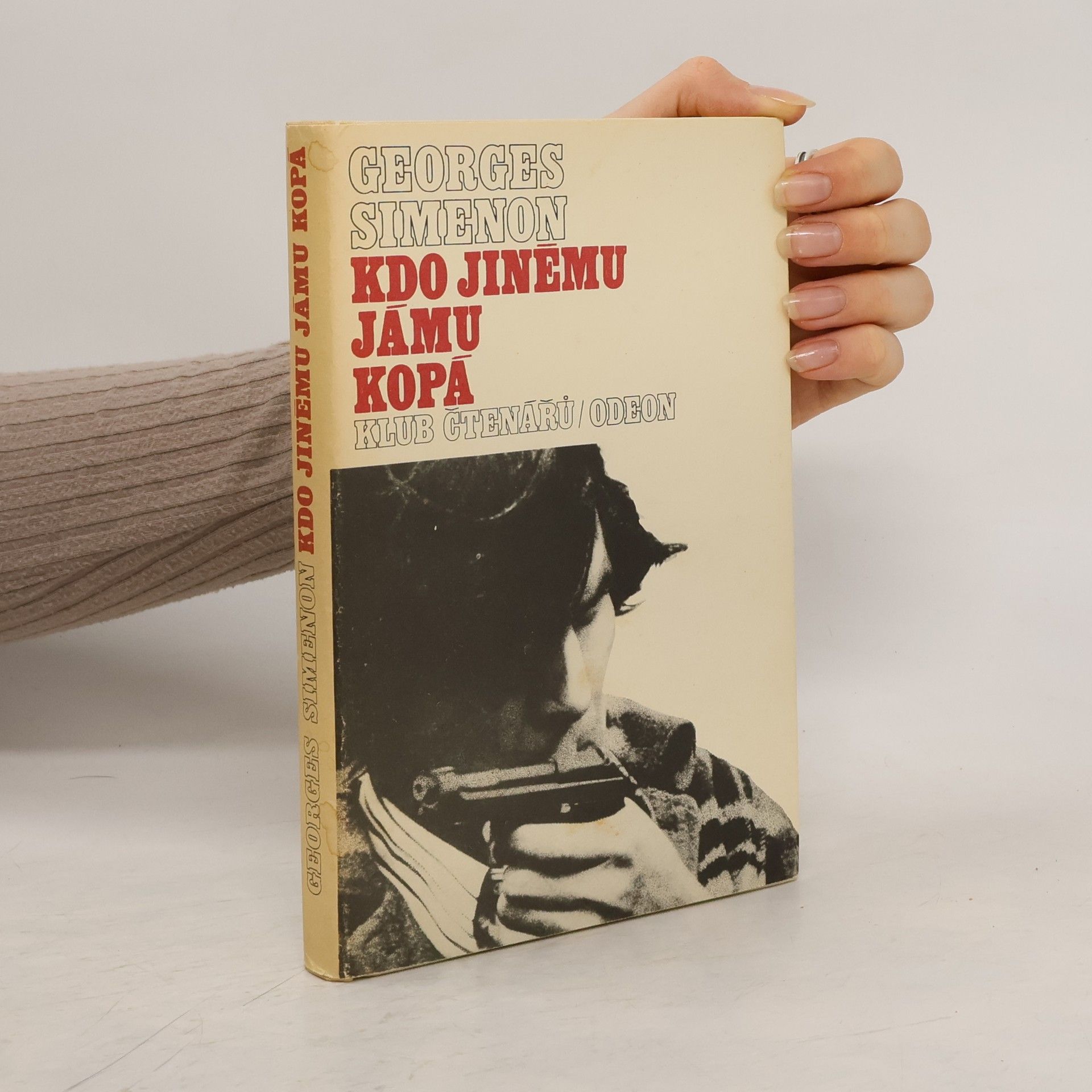 Georges Simenon Kdo jinému jámu kopá