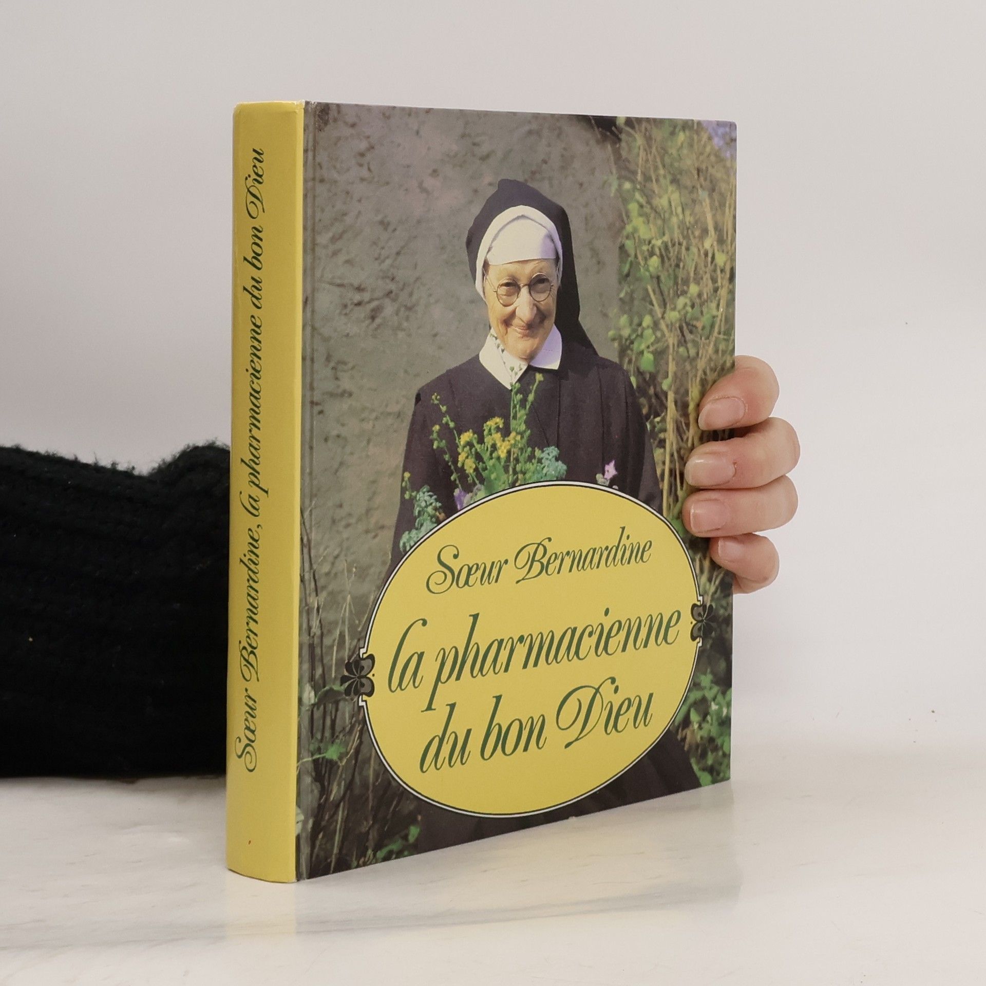 Bernardine (franciscaine) Sœur Bernardine, la pharmacienne du Bon Dieu
