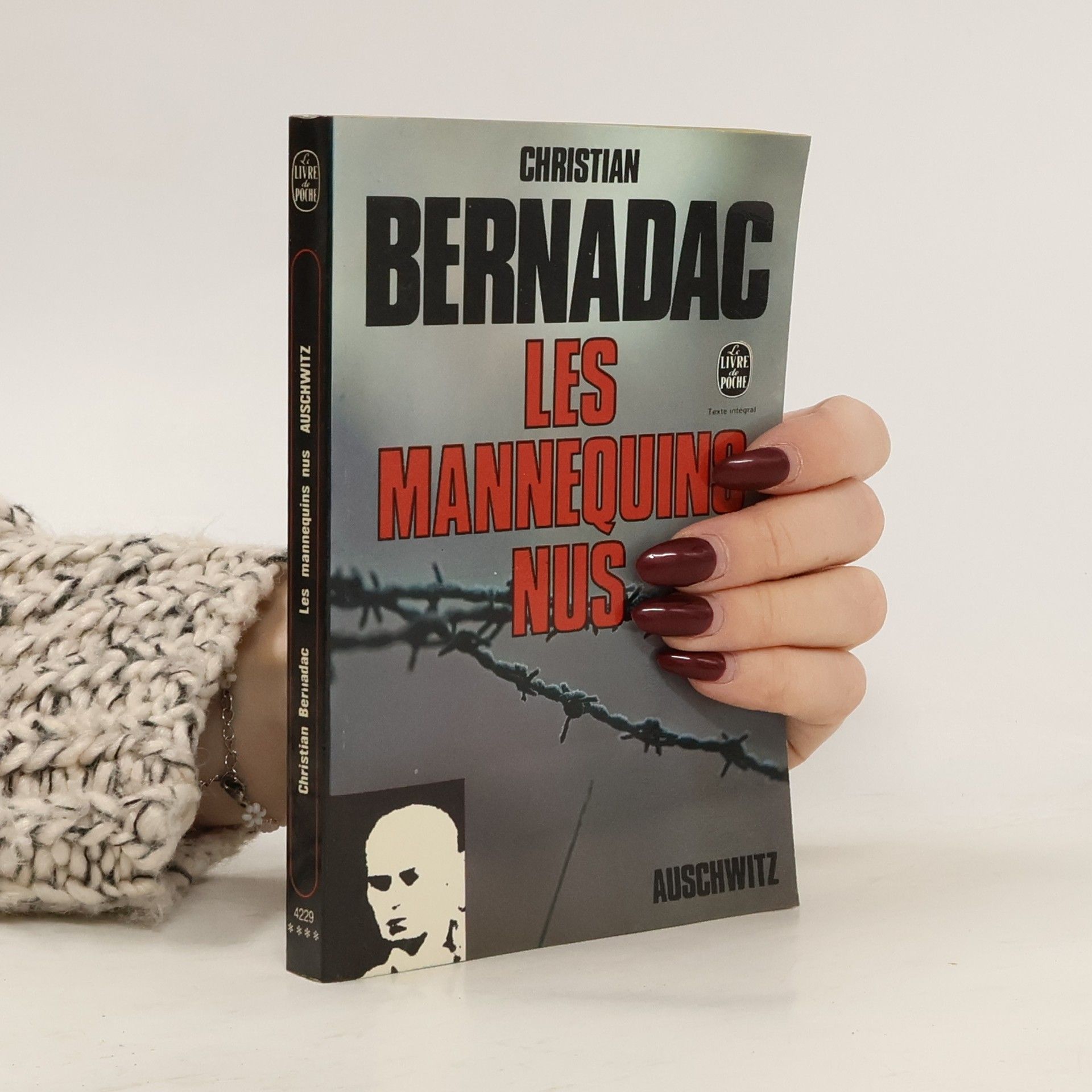 Les mannequins nus I. Auschwitz