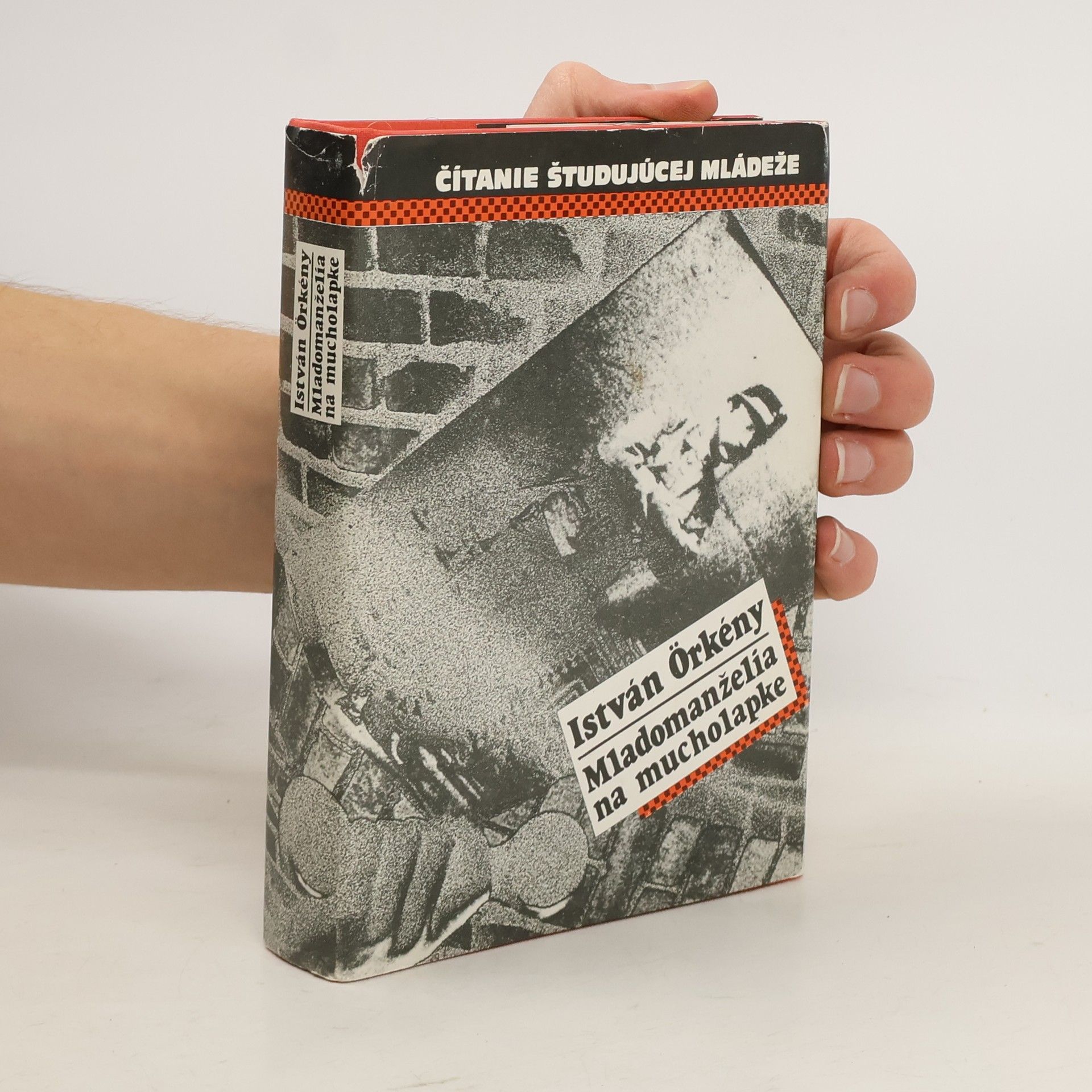 Mladomanželia na mucholapke