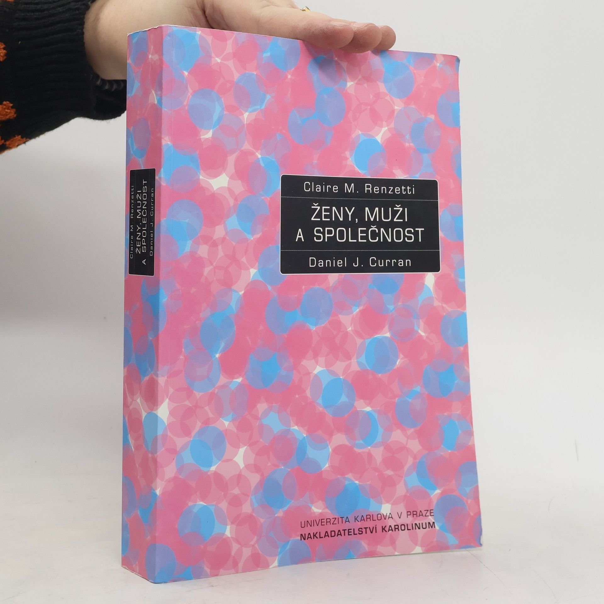 Ženy, muži a společnost