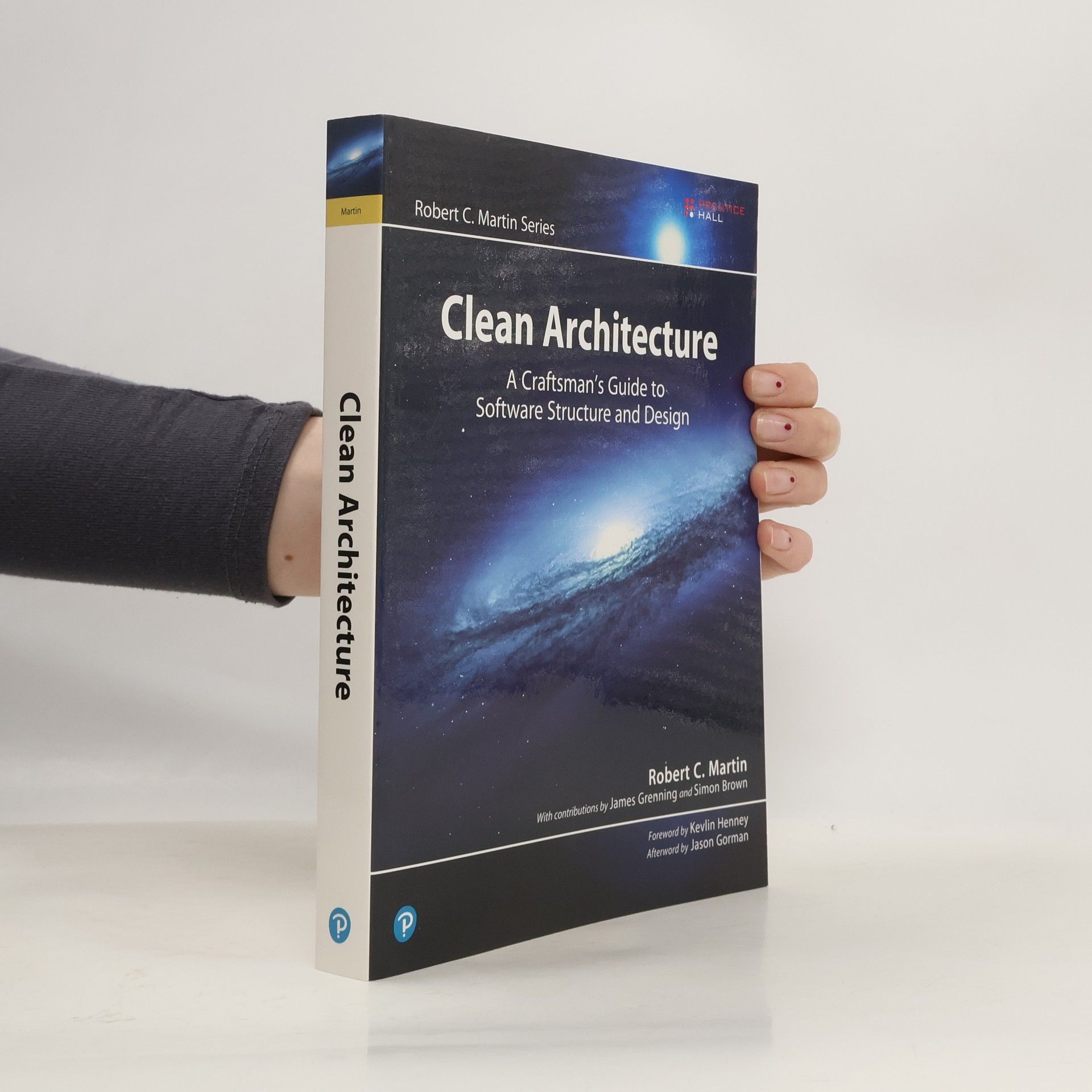 Robert C. Martin Clean architecture: a craftsman's guide to software structure and design