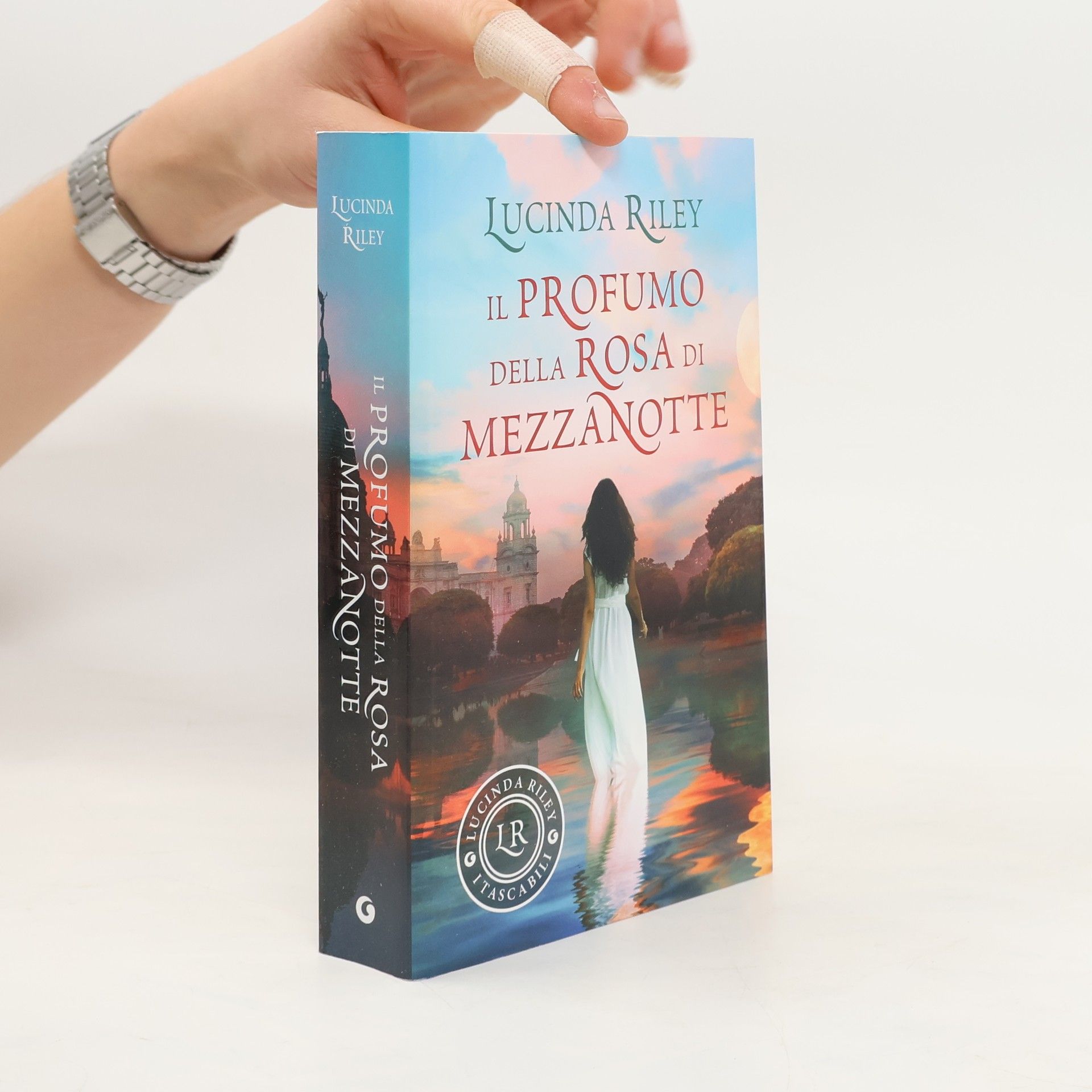 Lucinda Riley I tascabili di Lucinda Riley: Il profumo della rosa di mezzanotte