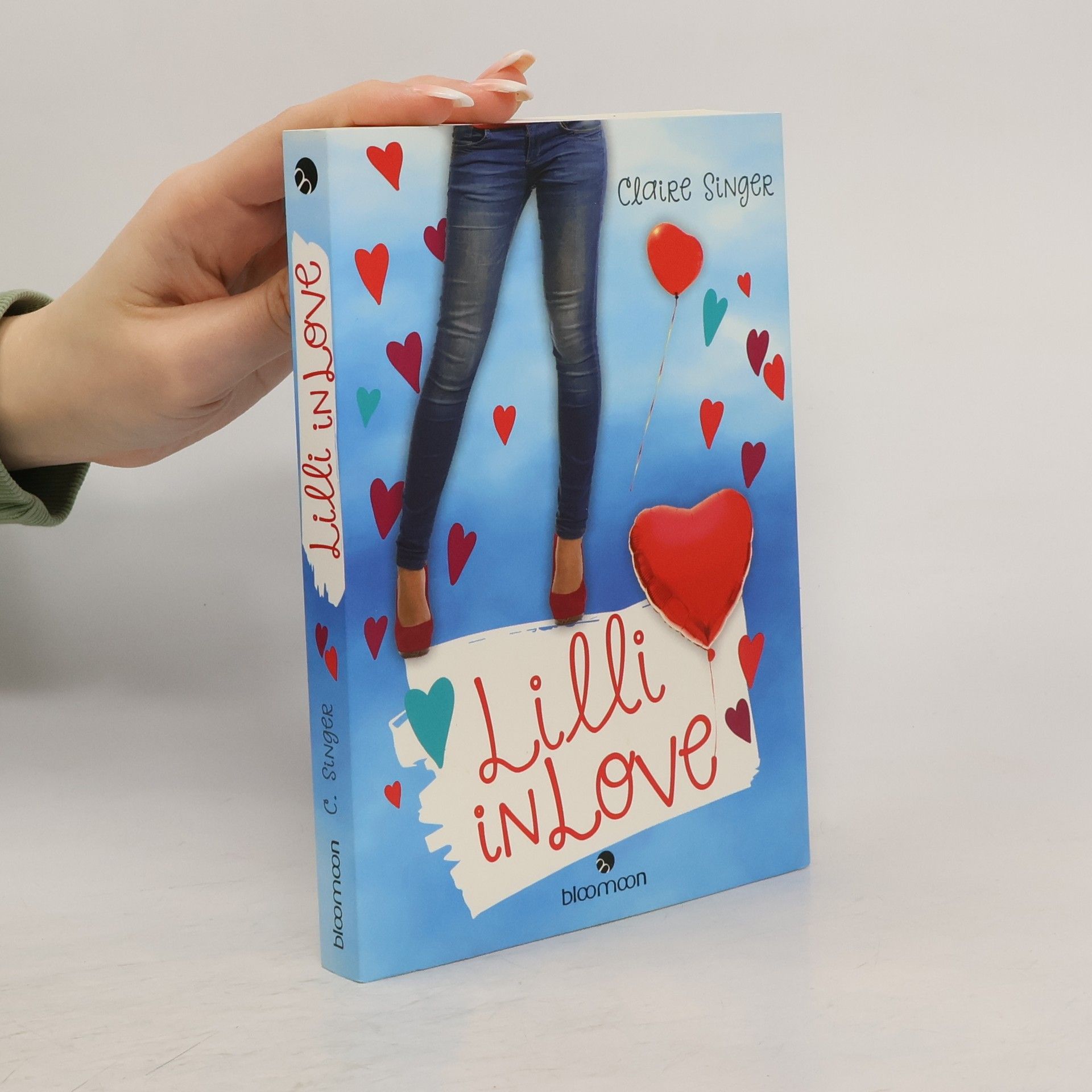 Claire Singer Lilli in love