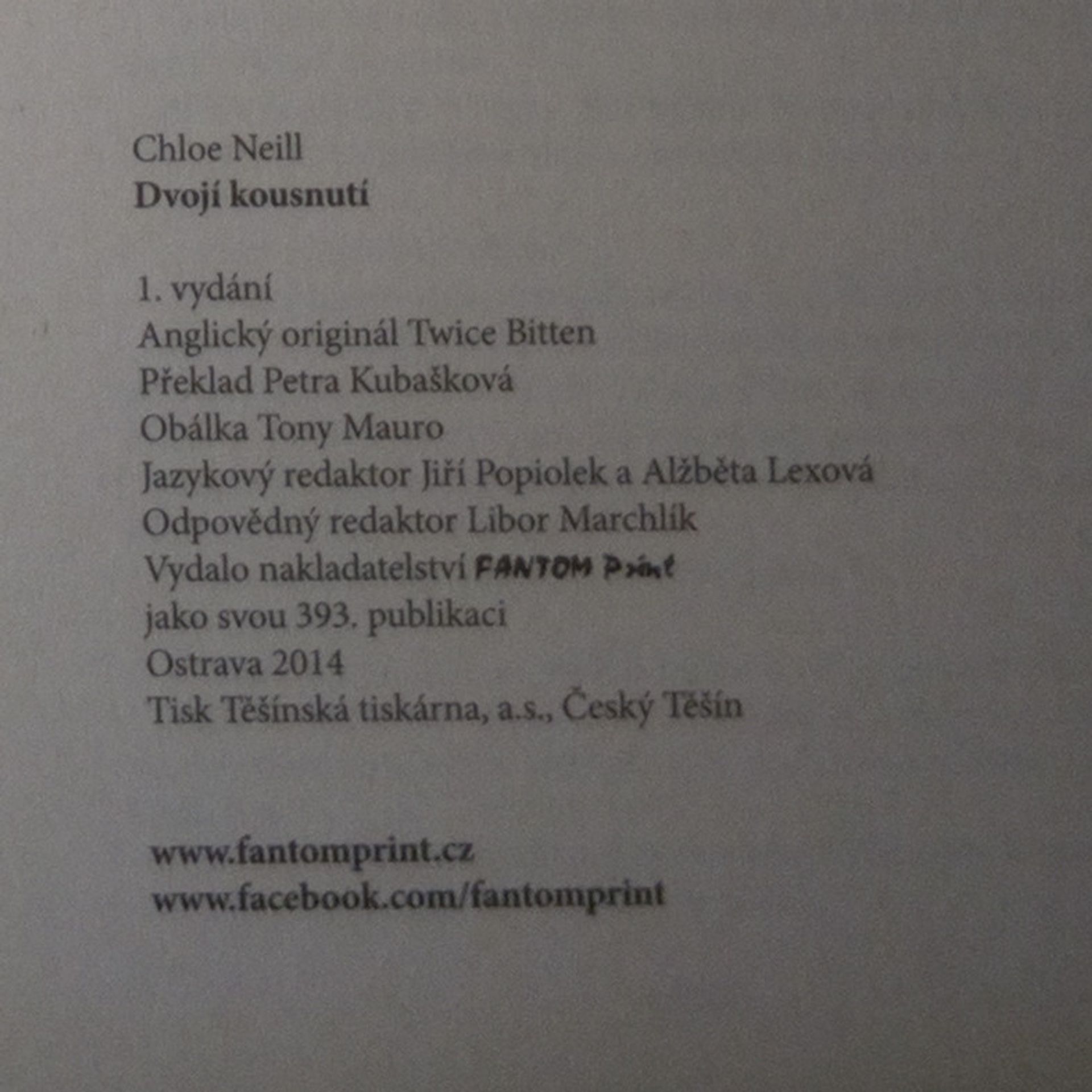Chloe Neill Dvojí kousnutí. Upíři z Chicaga 3