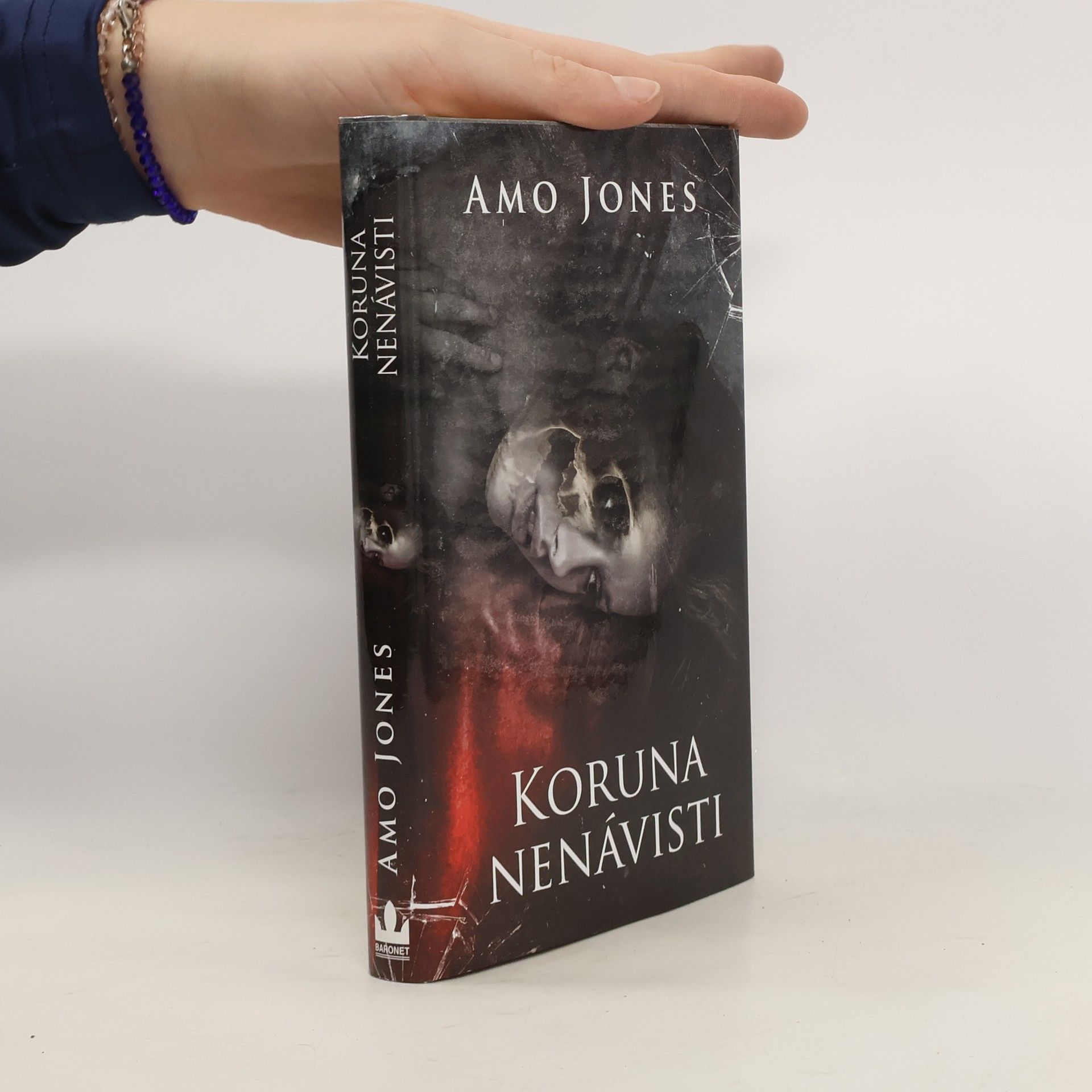 Amo Jones Koruna nenávisti