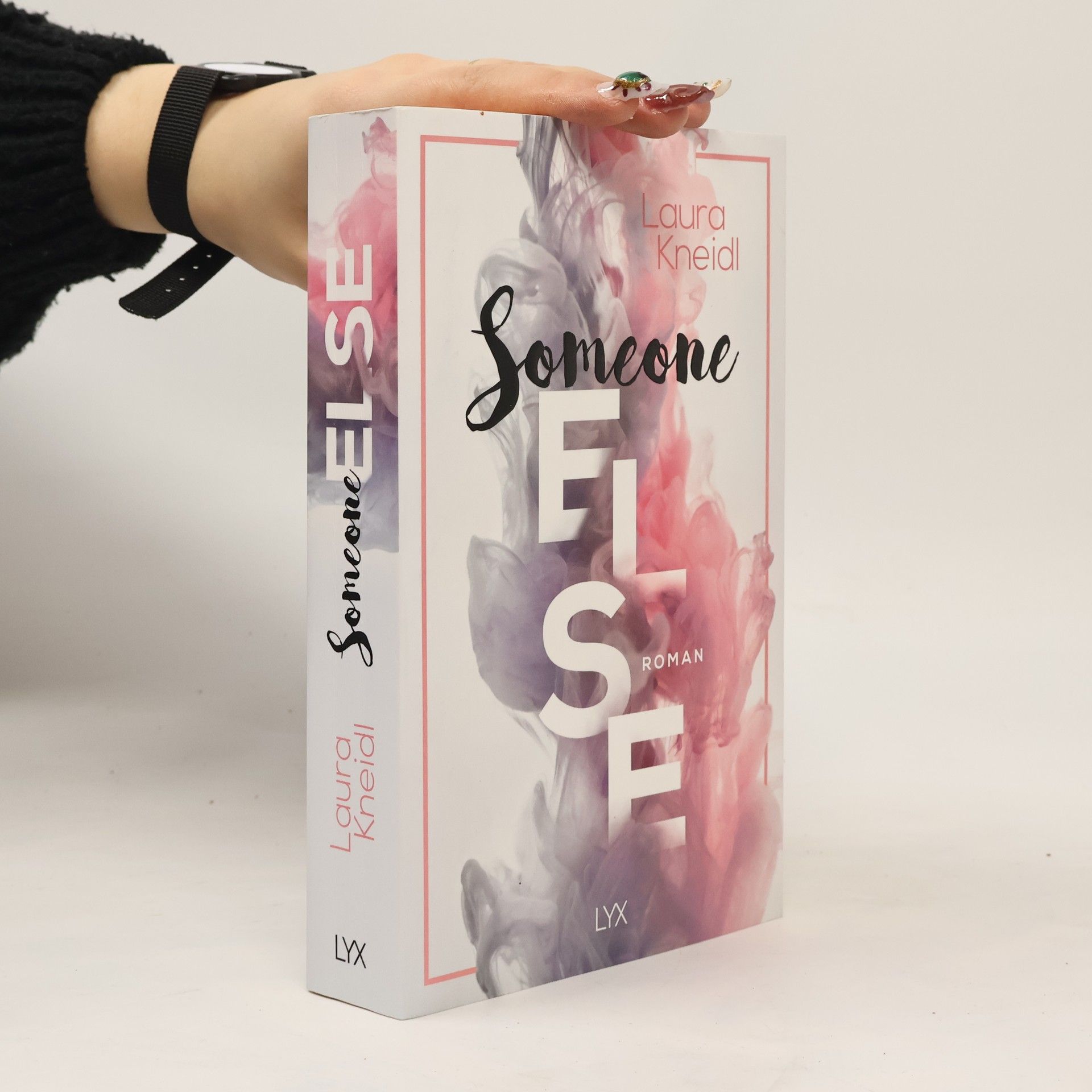 Laura Kneidl Someone else