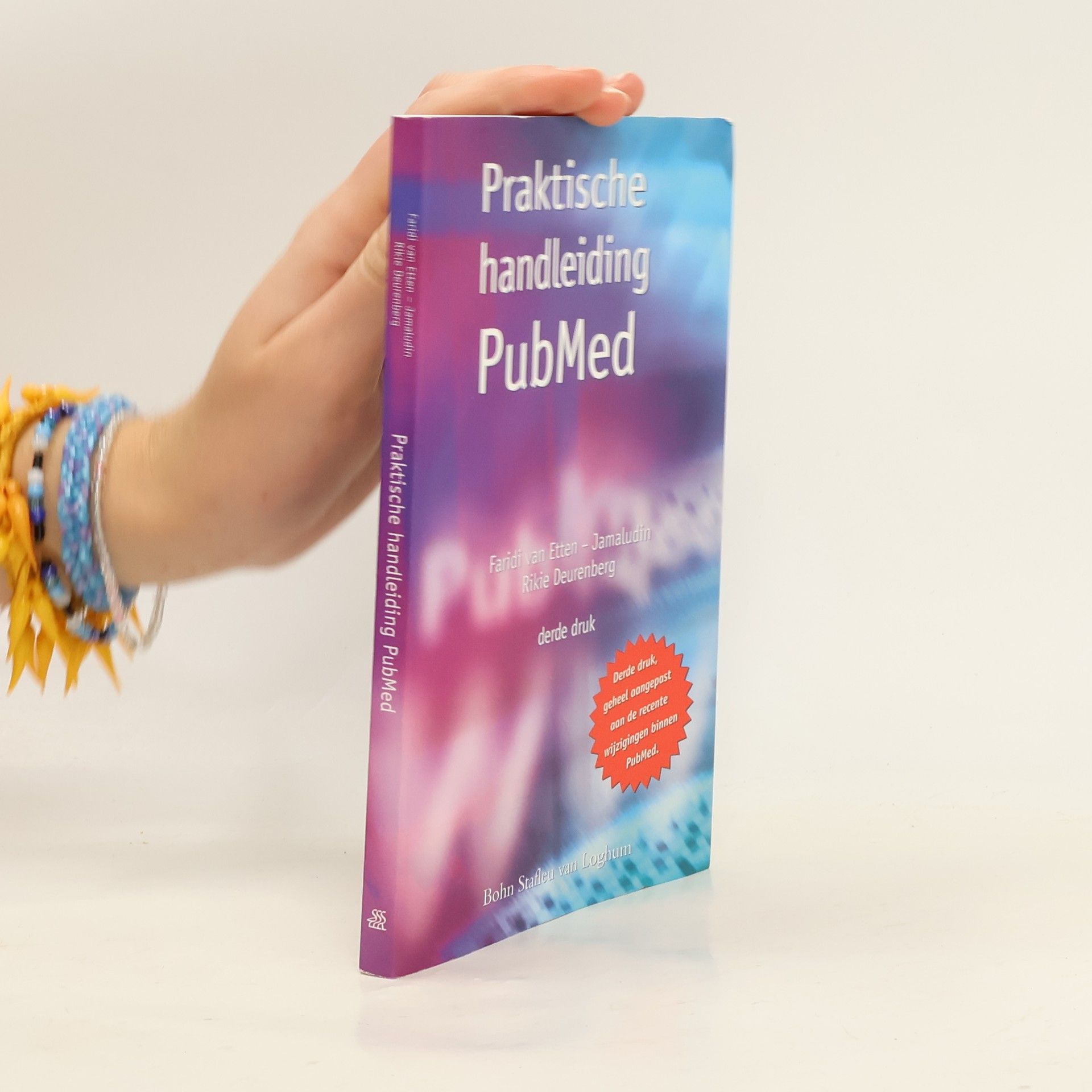 Faridi van Etten-Jamaludin Praktische handleiding PubMed: Derde druk, geheel aangepast aan de recente wijzigingen binnen PubMed.