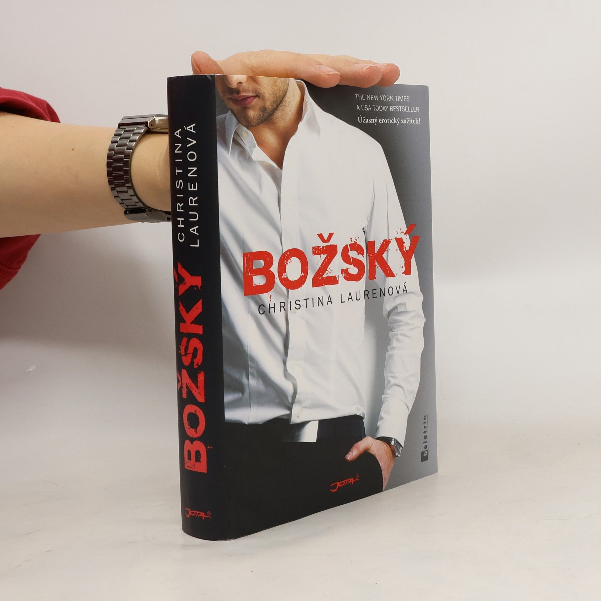 Christina Lauren Božský