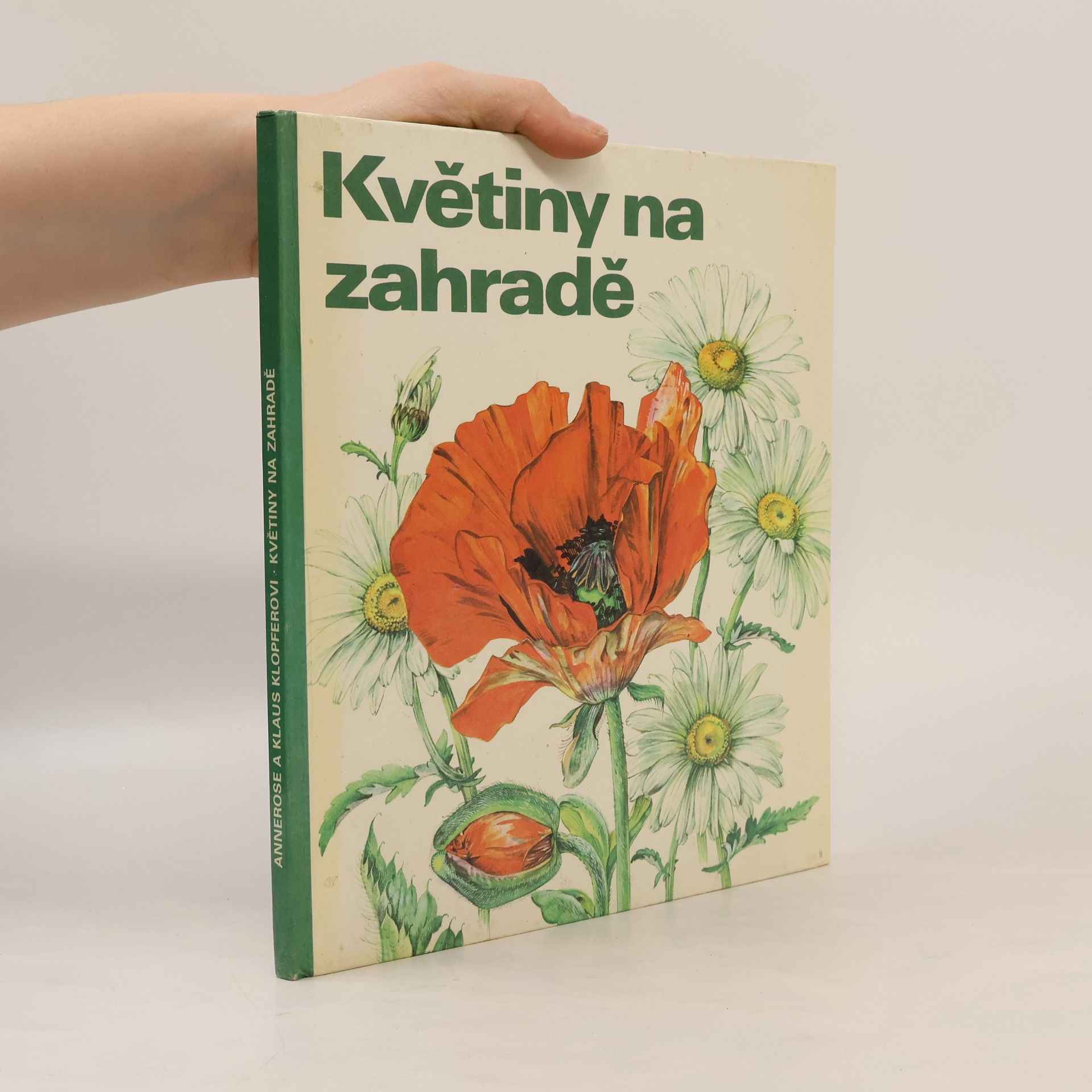 Květiny na zahradě