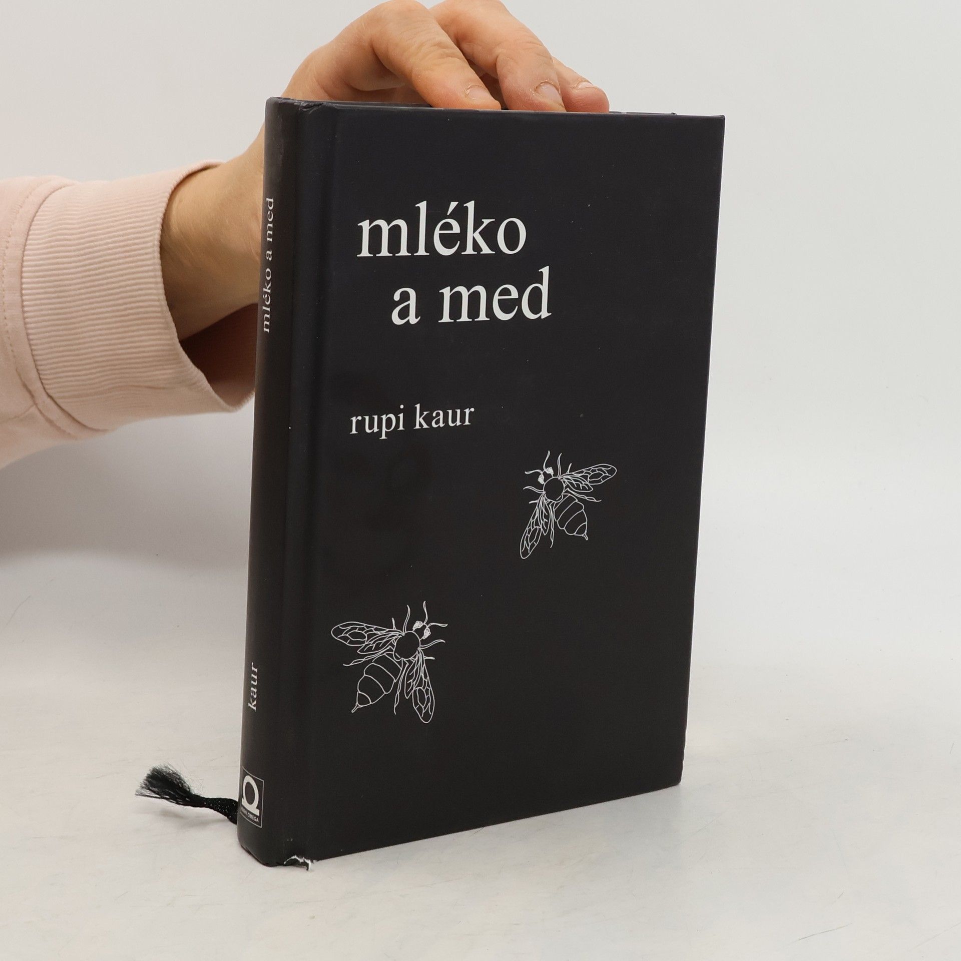 Rupi Kaur Mléko a med