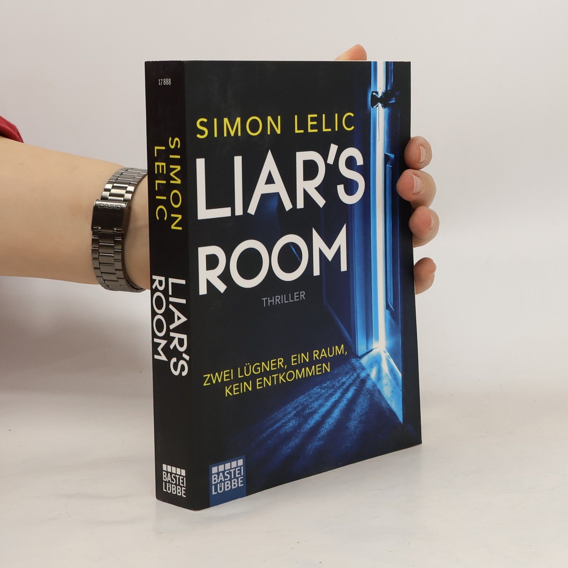 Simon Lelic Liar's room