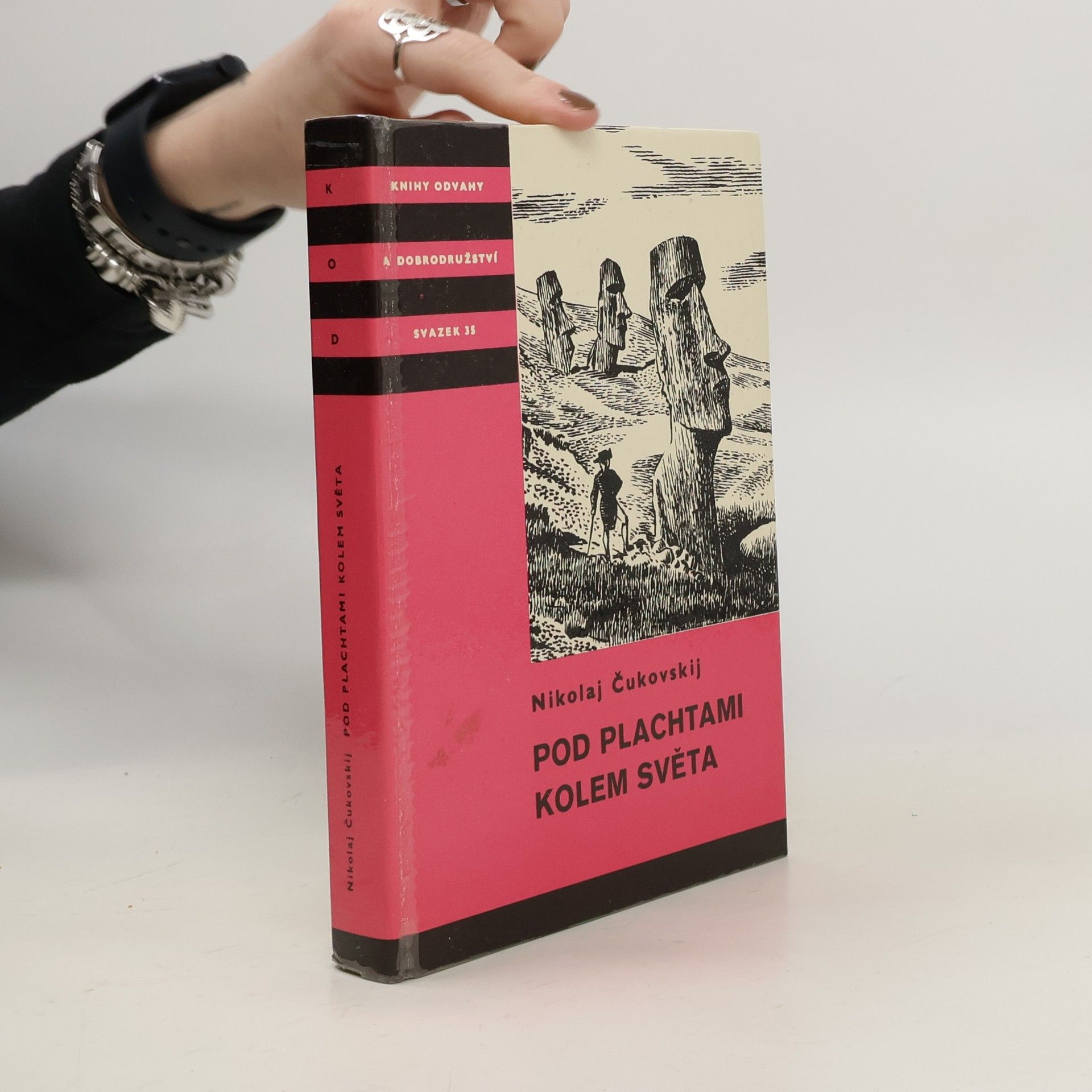 Pod plachtami kolem světa