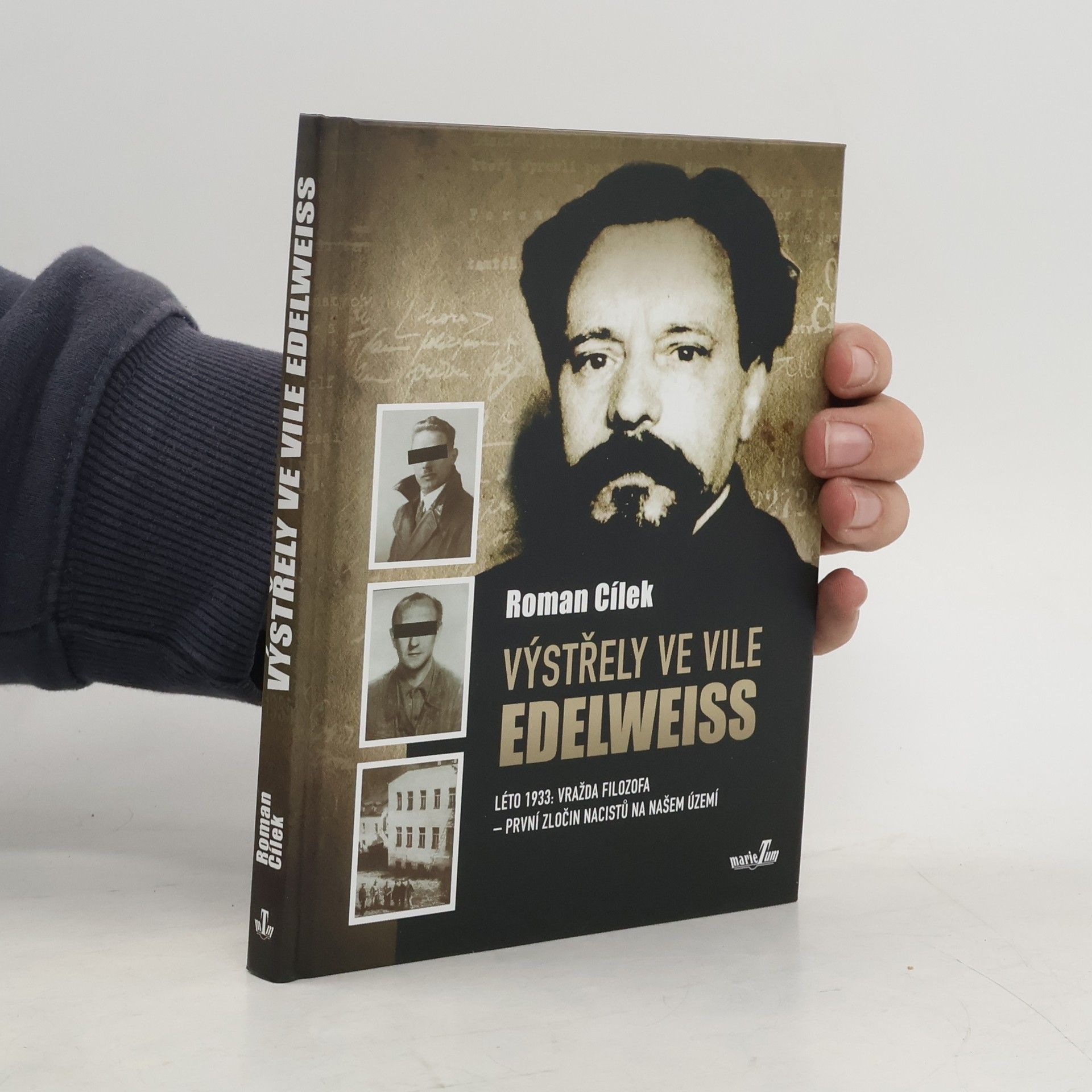 Roman Cílek Výstřely ve vile Edelweiss