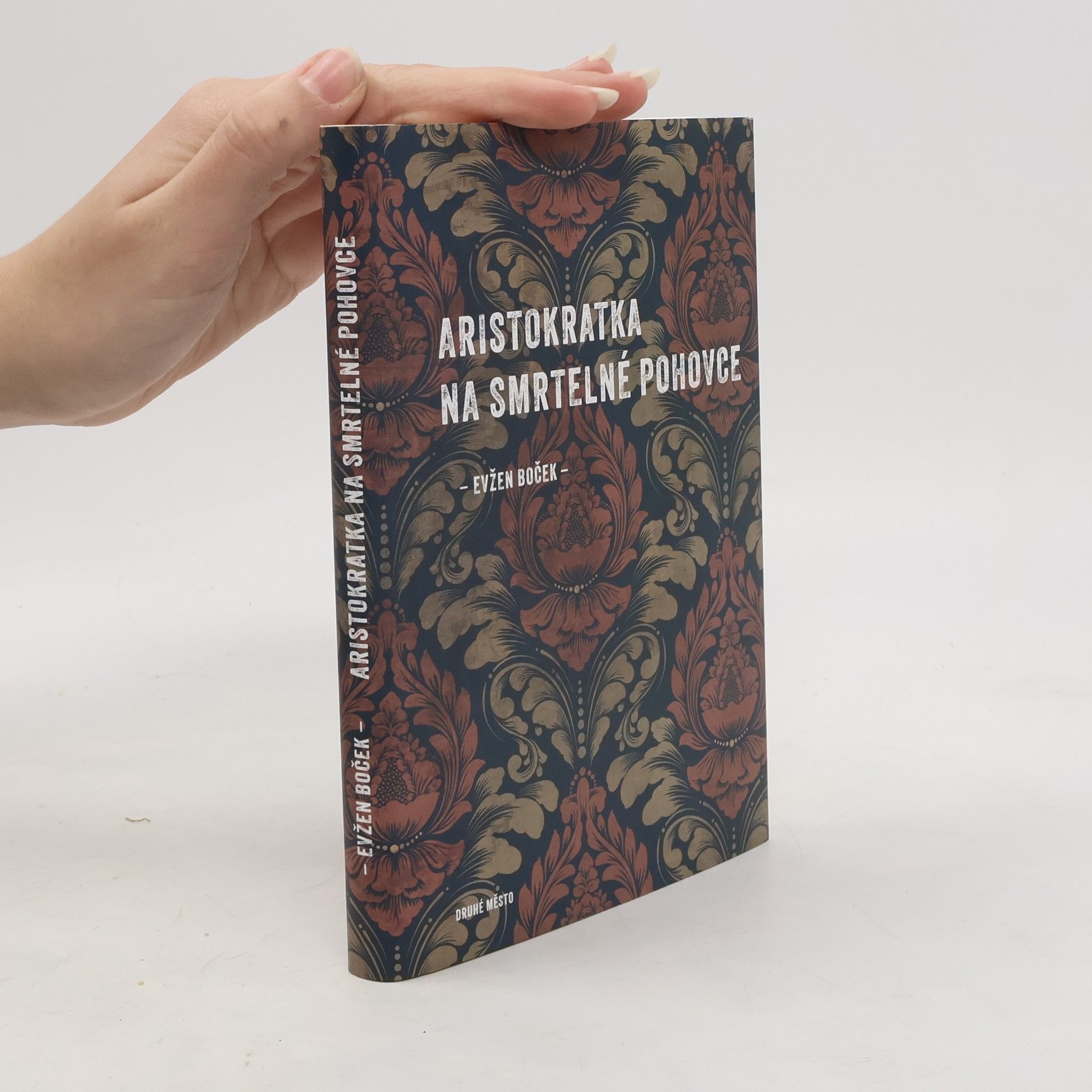 Aristokratka na smrtelné pohovce